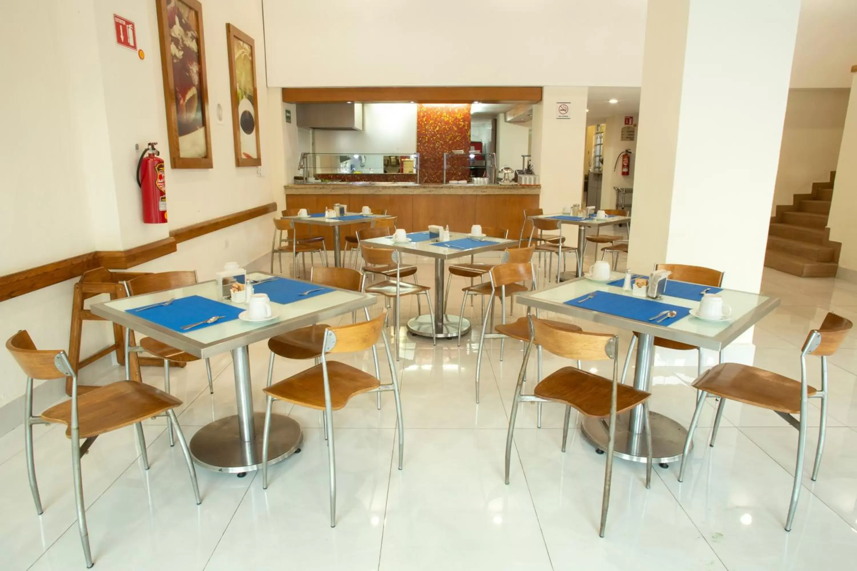 Continental breakfast, Restaurant/Places to Eat in Best Western Centro Monterrey