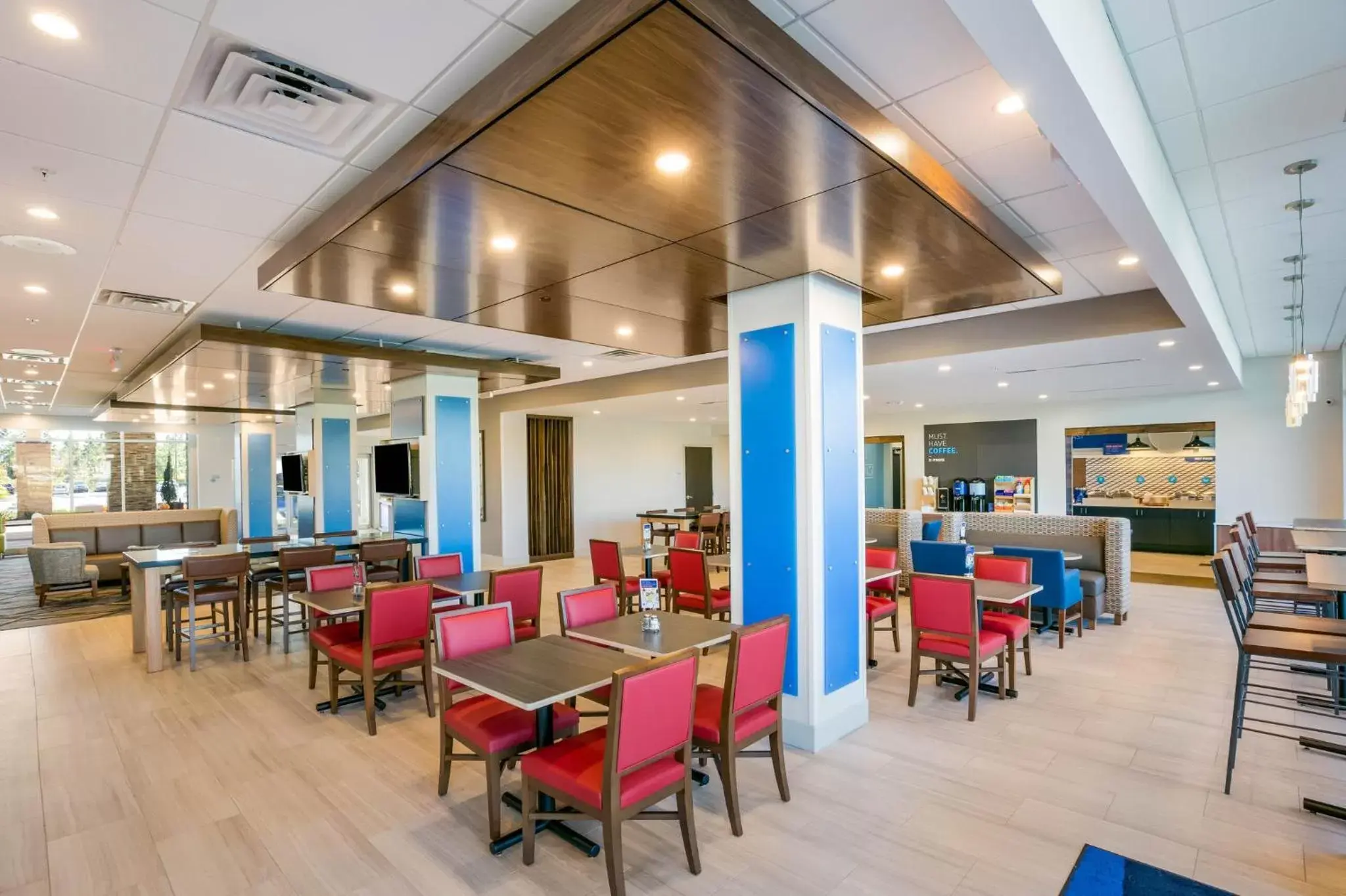 Breakfast, Restaurant/Places to Eat in Holiday Inn Express & Suites Jacksonville - Town Center, an IHG Hotel
