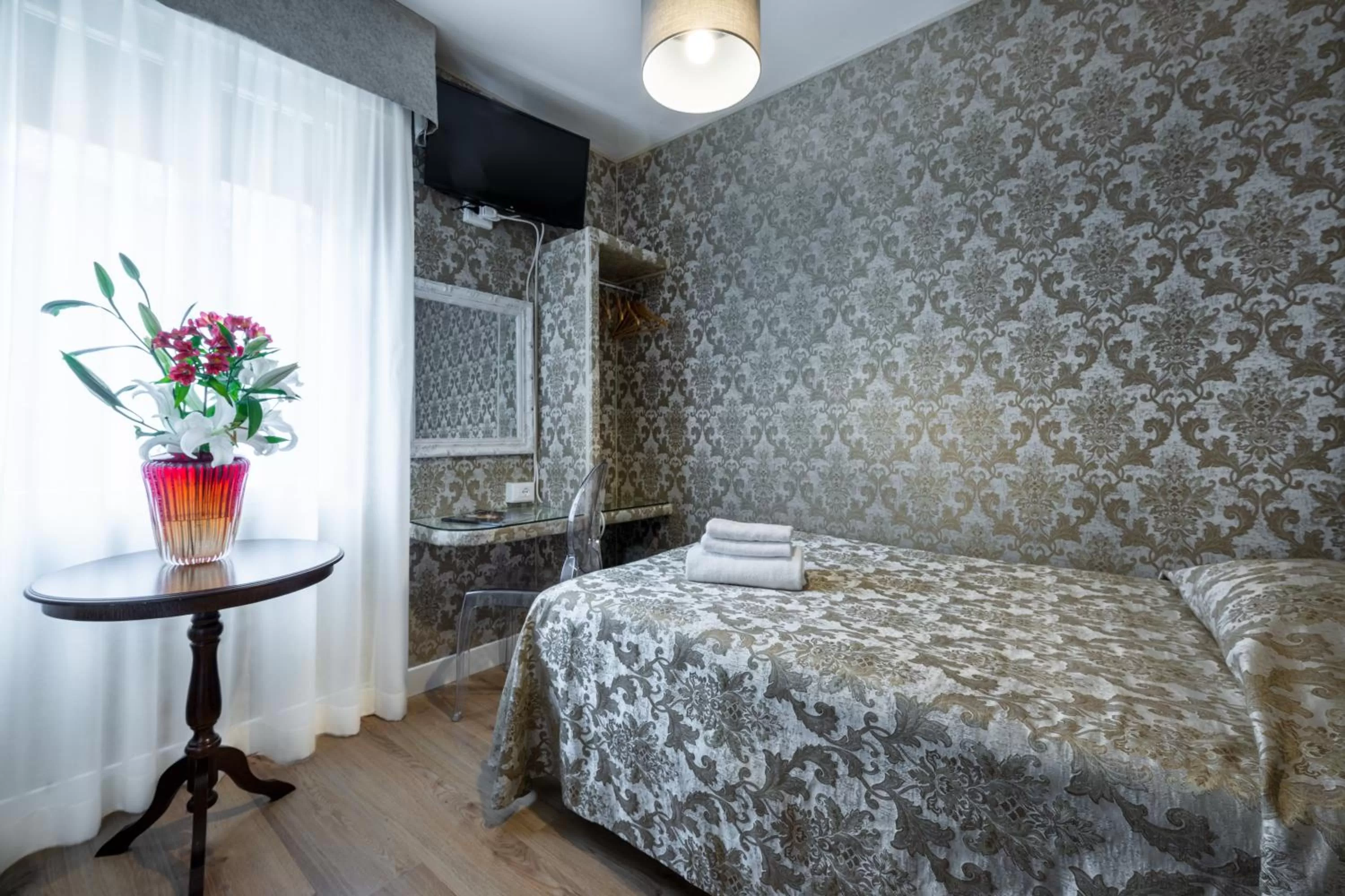 Photo of the whole room, Bed in Hotel Apostoli Garden