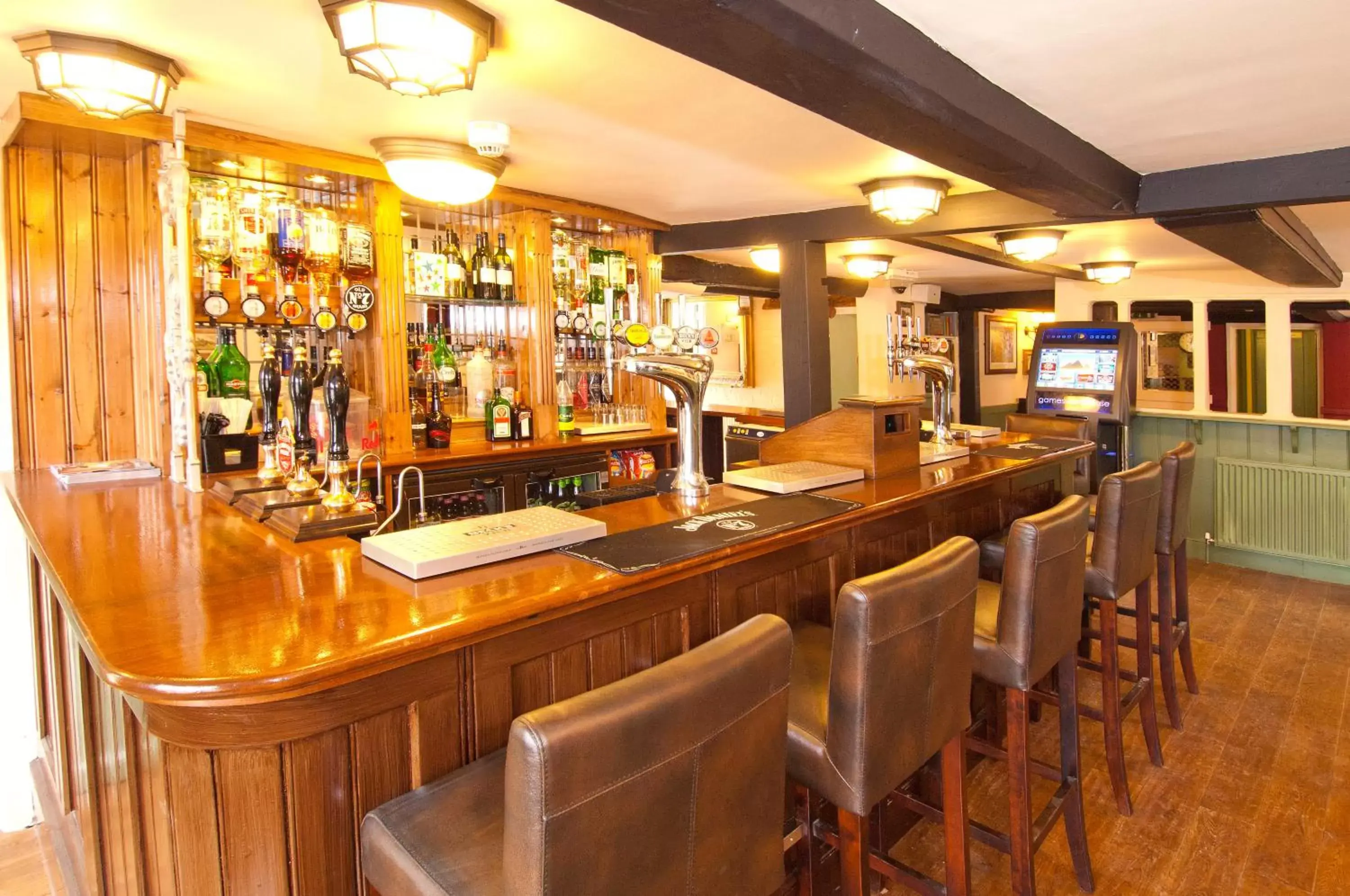 Lounge or bar, Lounge/Bar in The George & Horn near Newbury