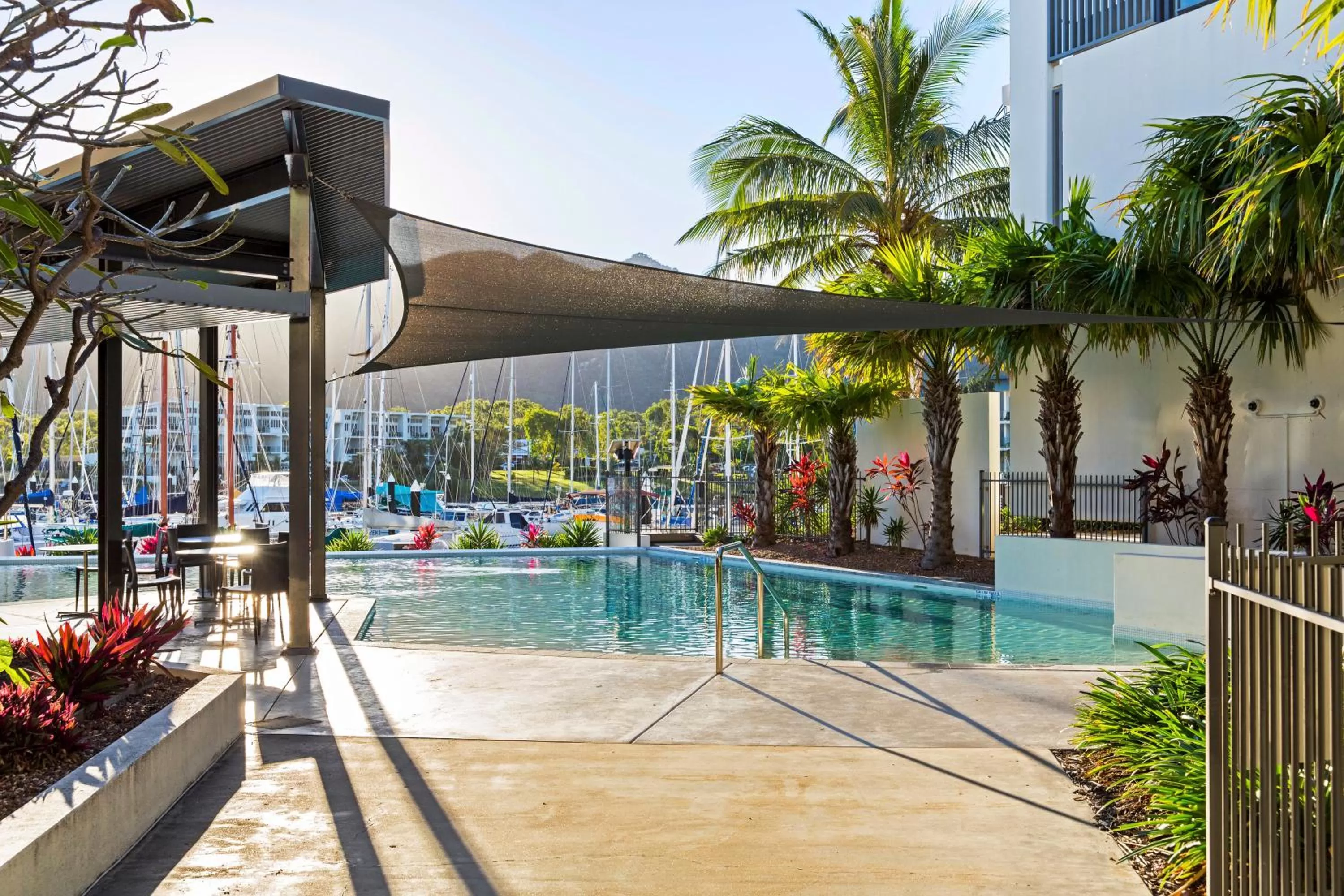 Swimming pool in Peppers Blue on Blue