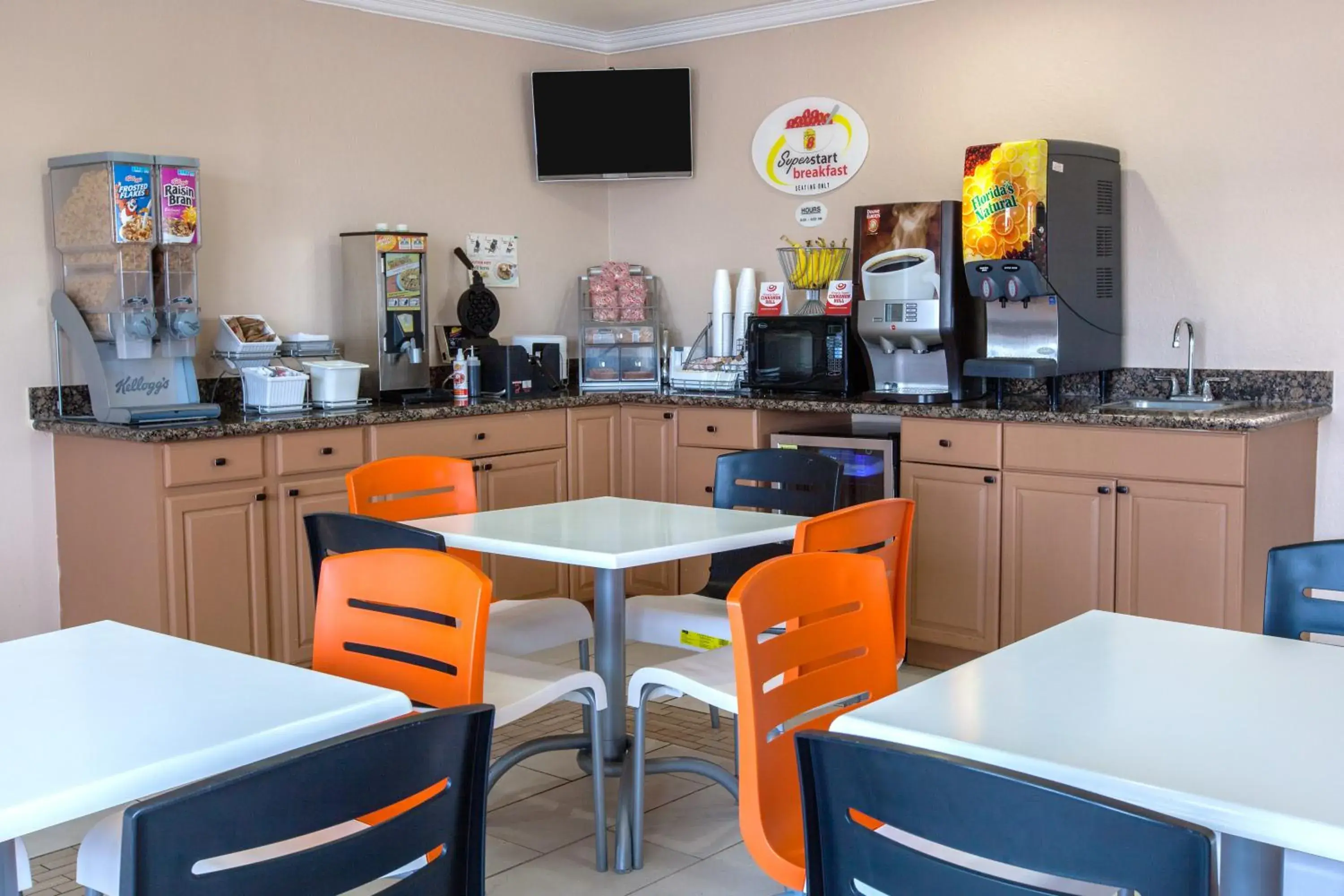 Breakfast in Super 8 by Wyndham Sherman Breakfast in Super 8 by Wyndham Sherman