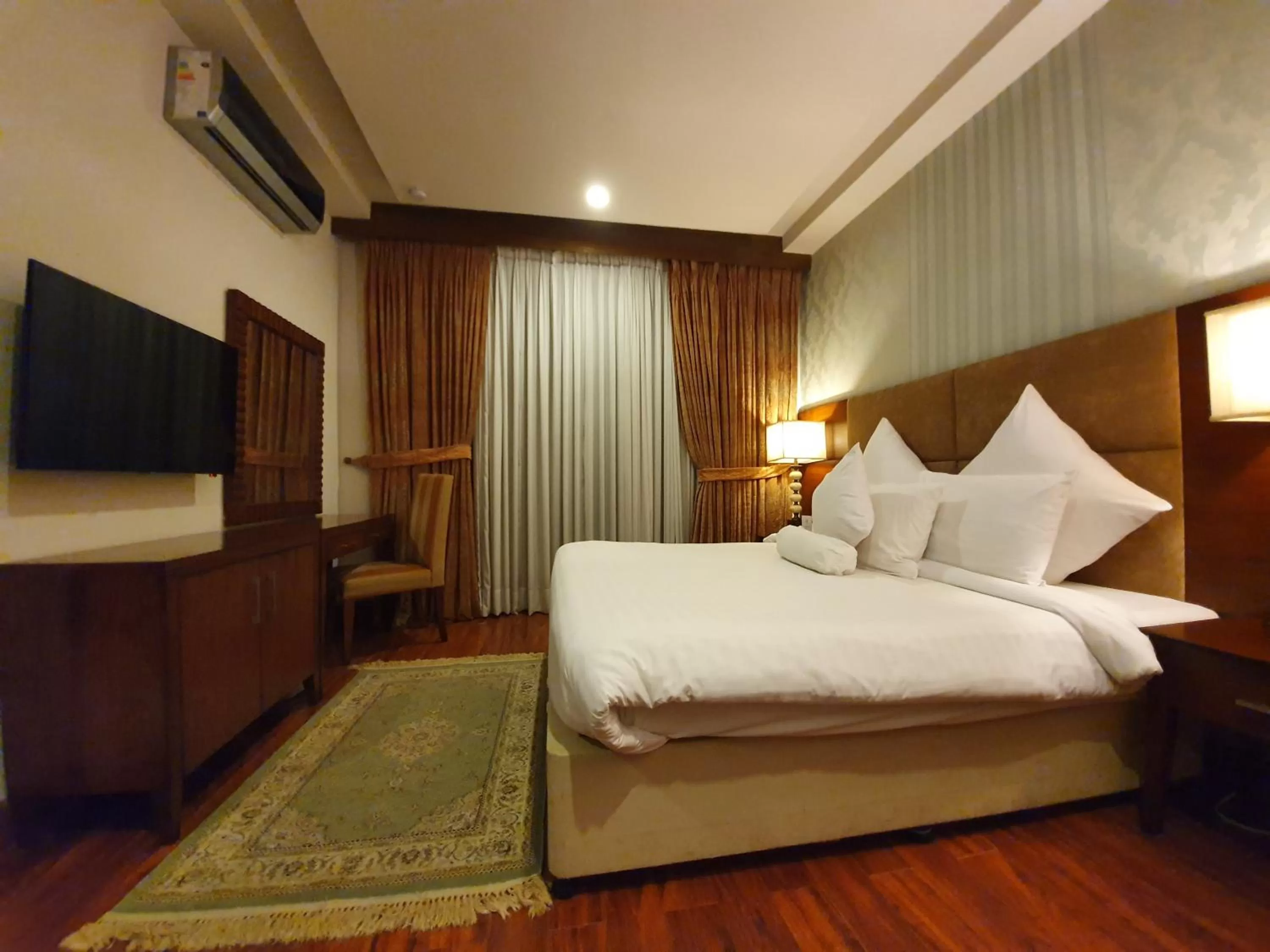 Bed in S Chalet Islamabad