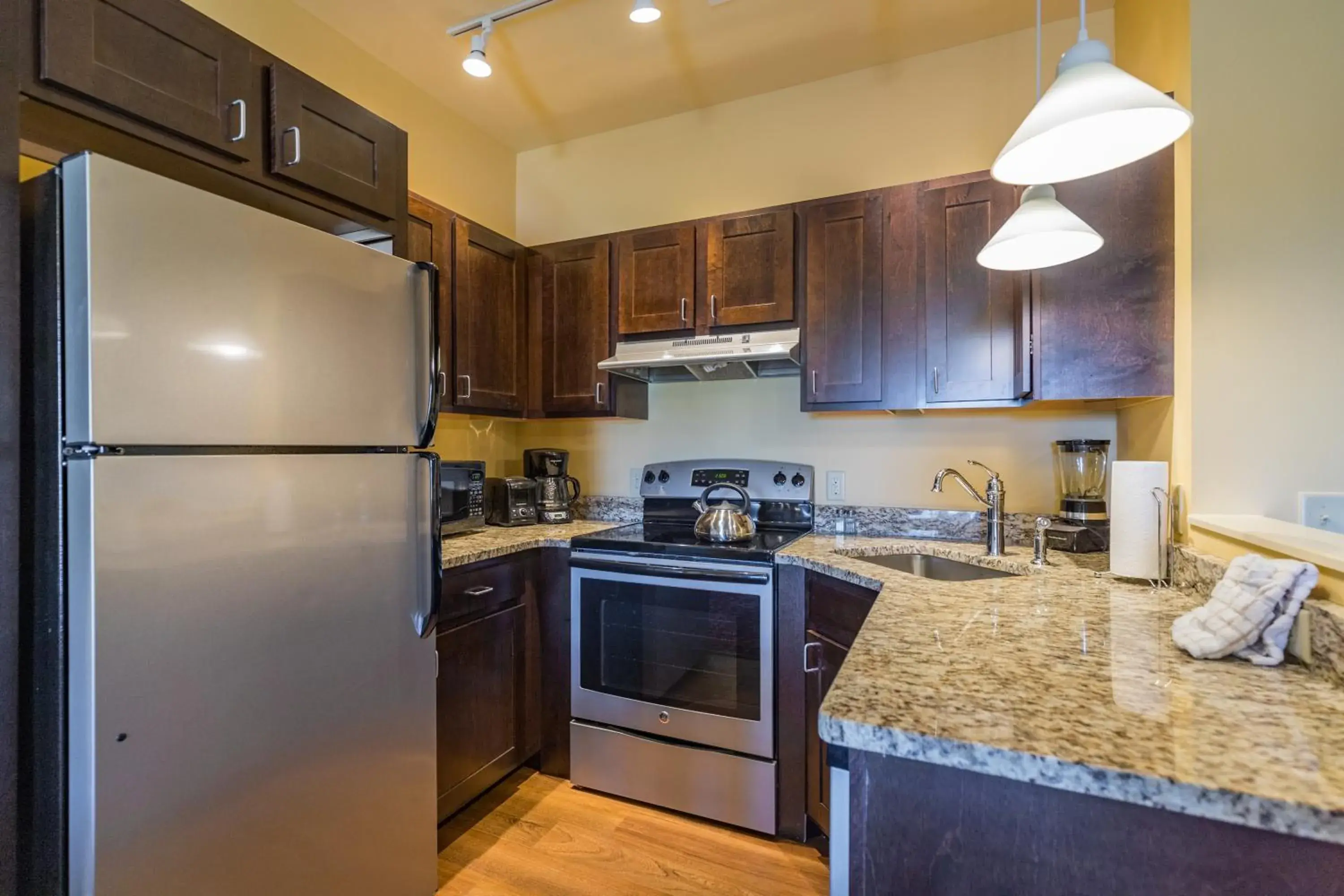 Kitchen or kitchenette, Kitchen/Kitchenette in Berkshire Mountain Lodge