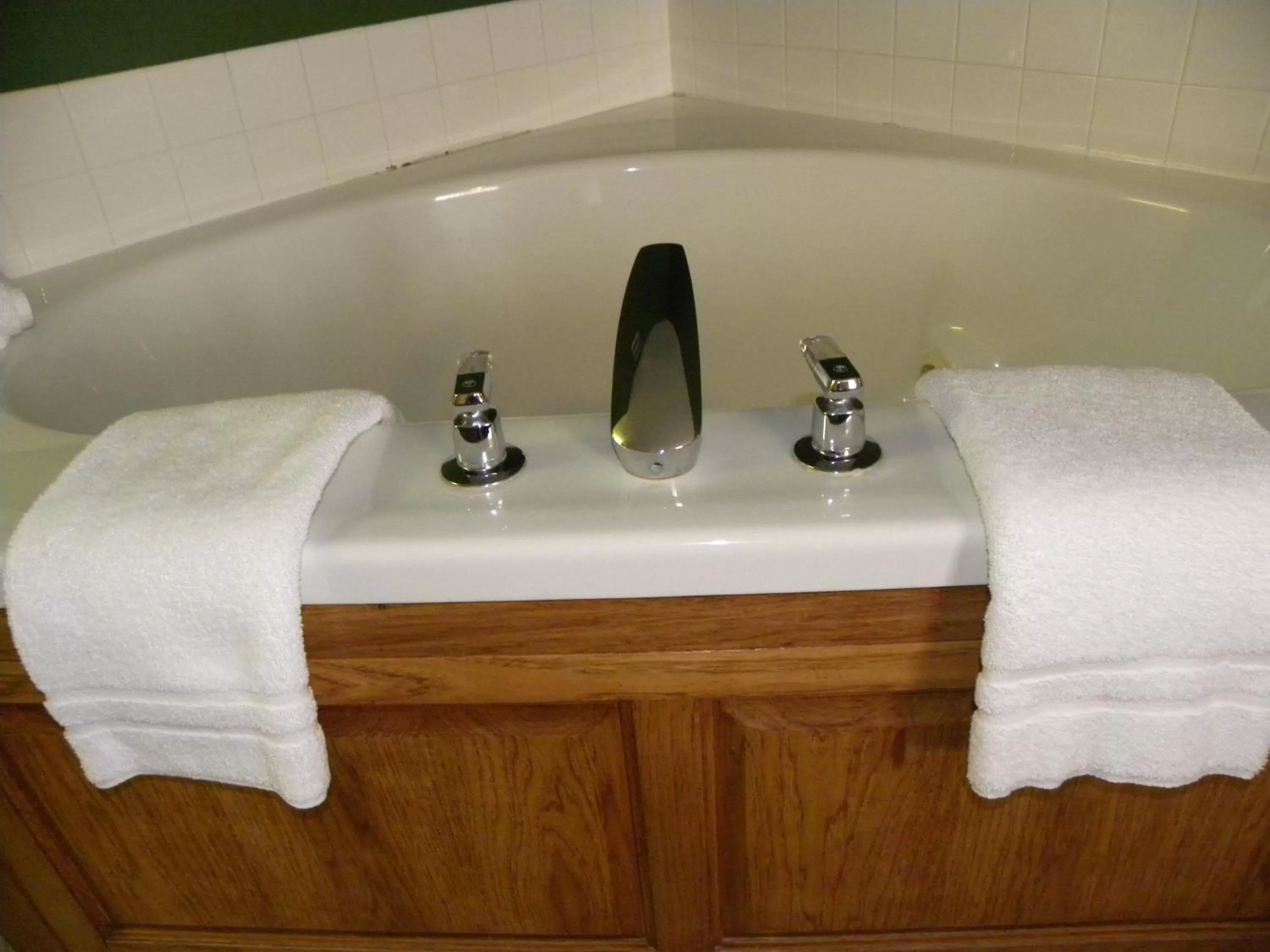 Bathroom in New Victorian Inn & Suites Kearney