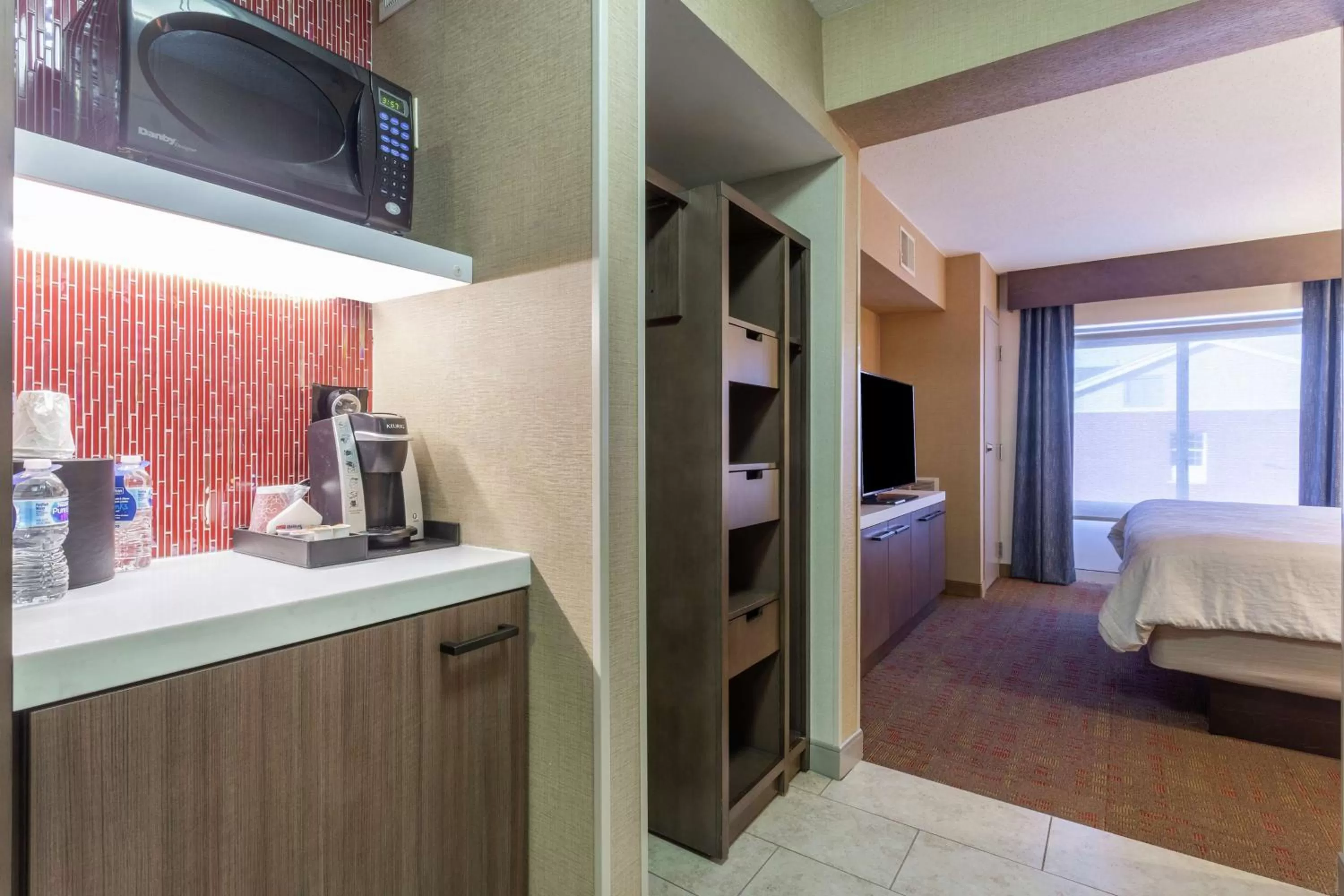 Bedroom, Bed in Hilton Garden Inn Chicago/Tinley Park