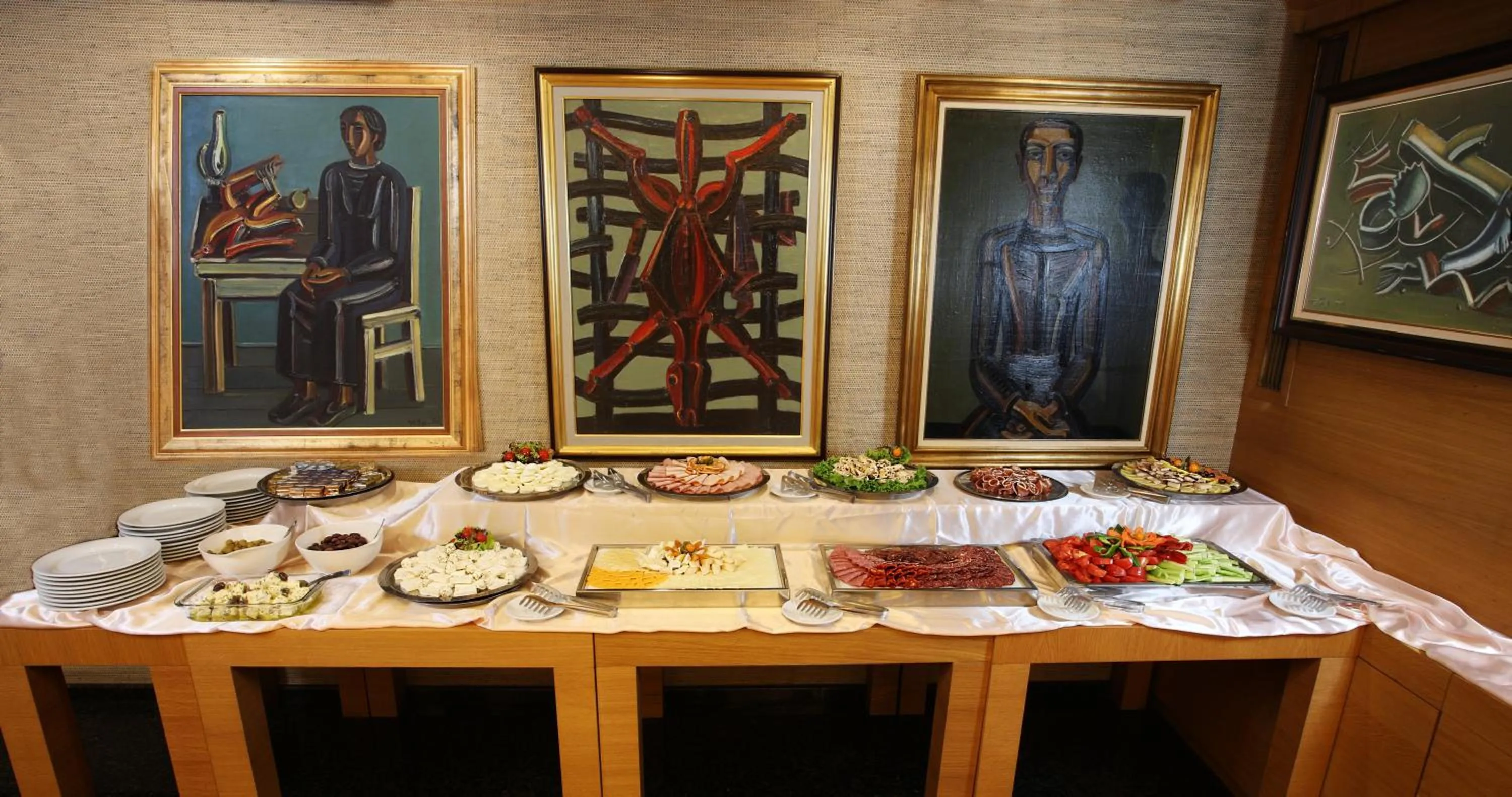 Food and drinks in Hotel Anel