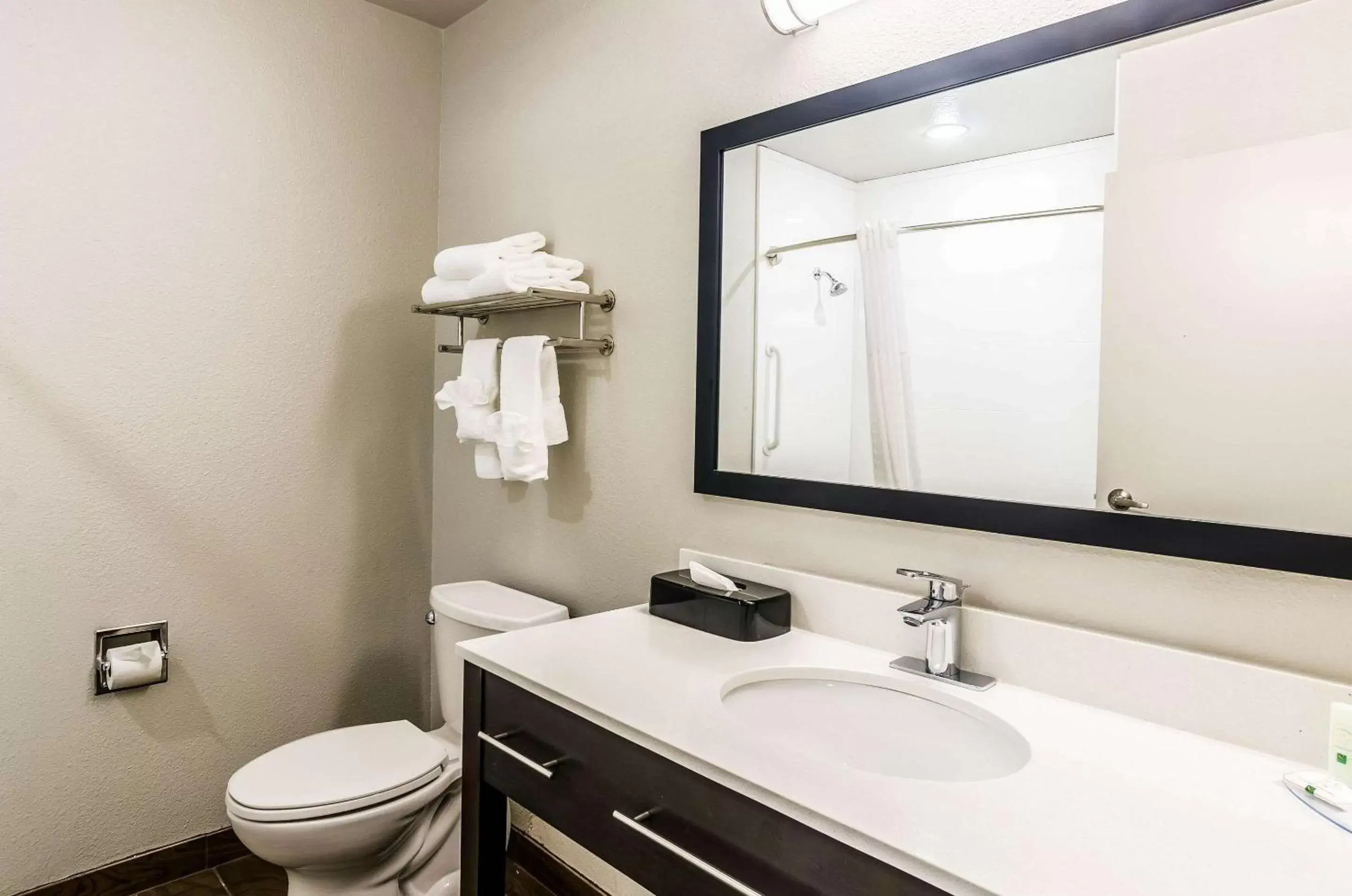 Photo of the whole room, Bathroom in Quality Inn & Suites Westminster – Broomfield