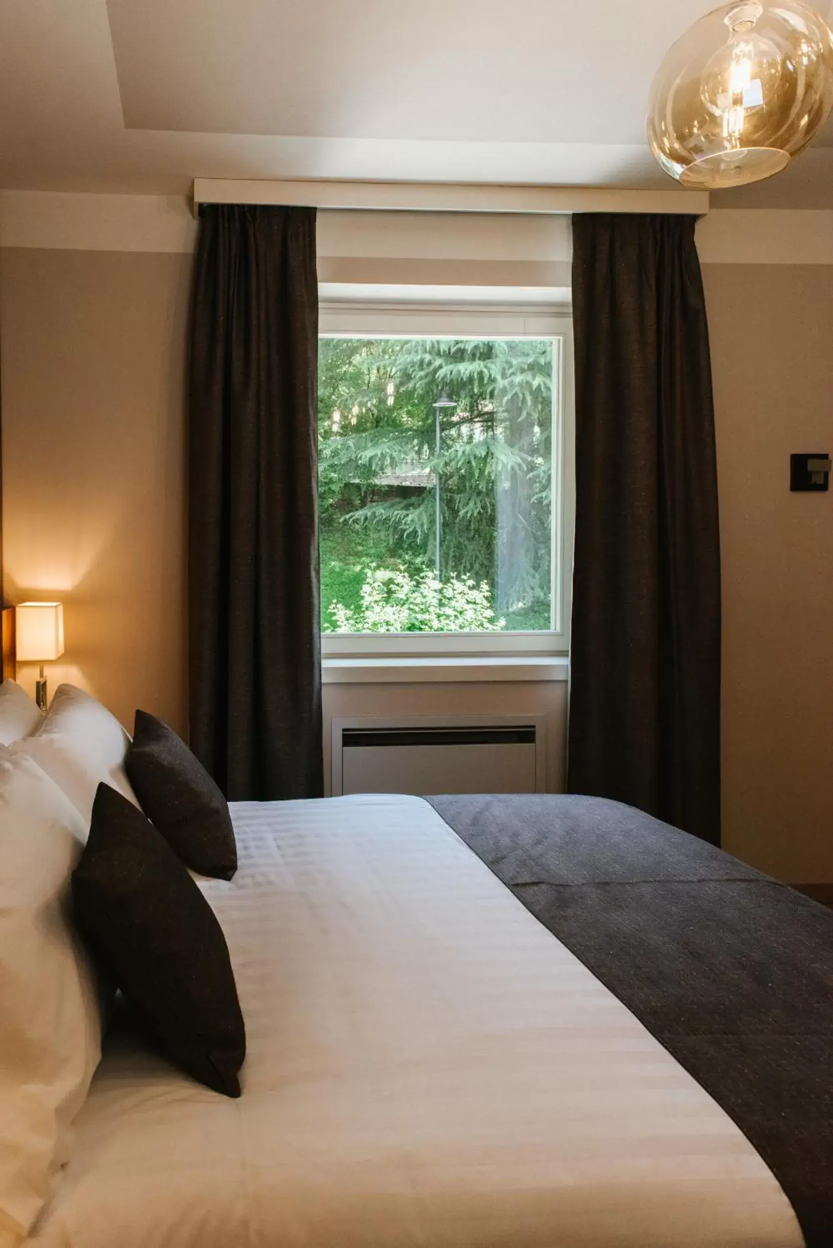 Bed in Lake Hotel La Pieve Bed in Lake Hotel La Pieve