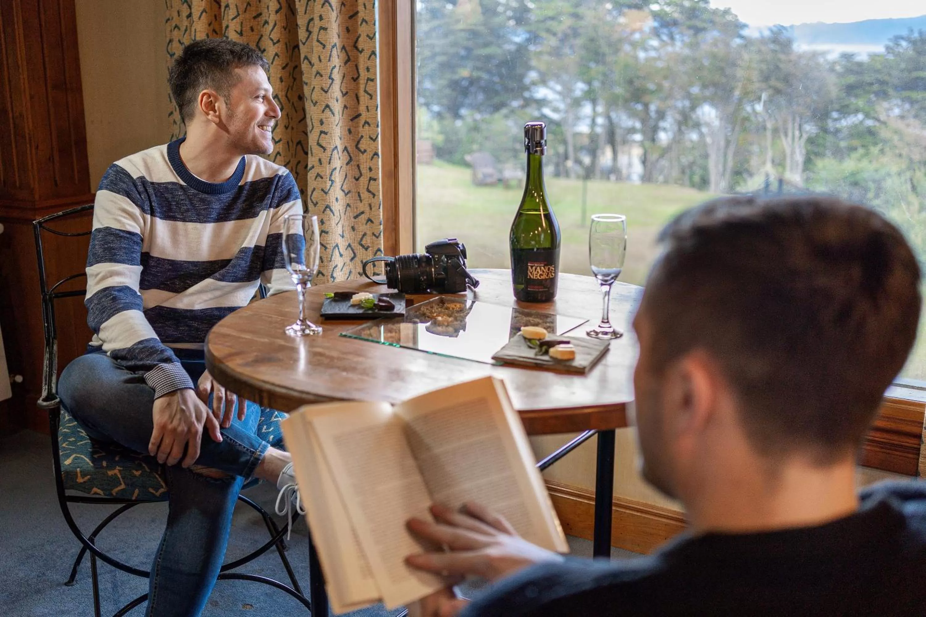 People in Los Ñires Ushuaia