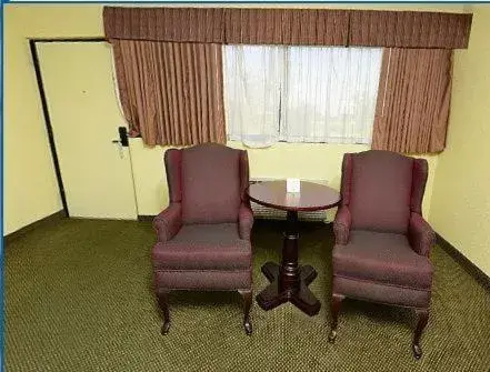 Seating Area in America's Best Value Inn and Suites