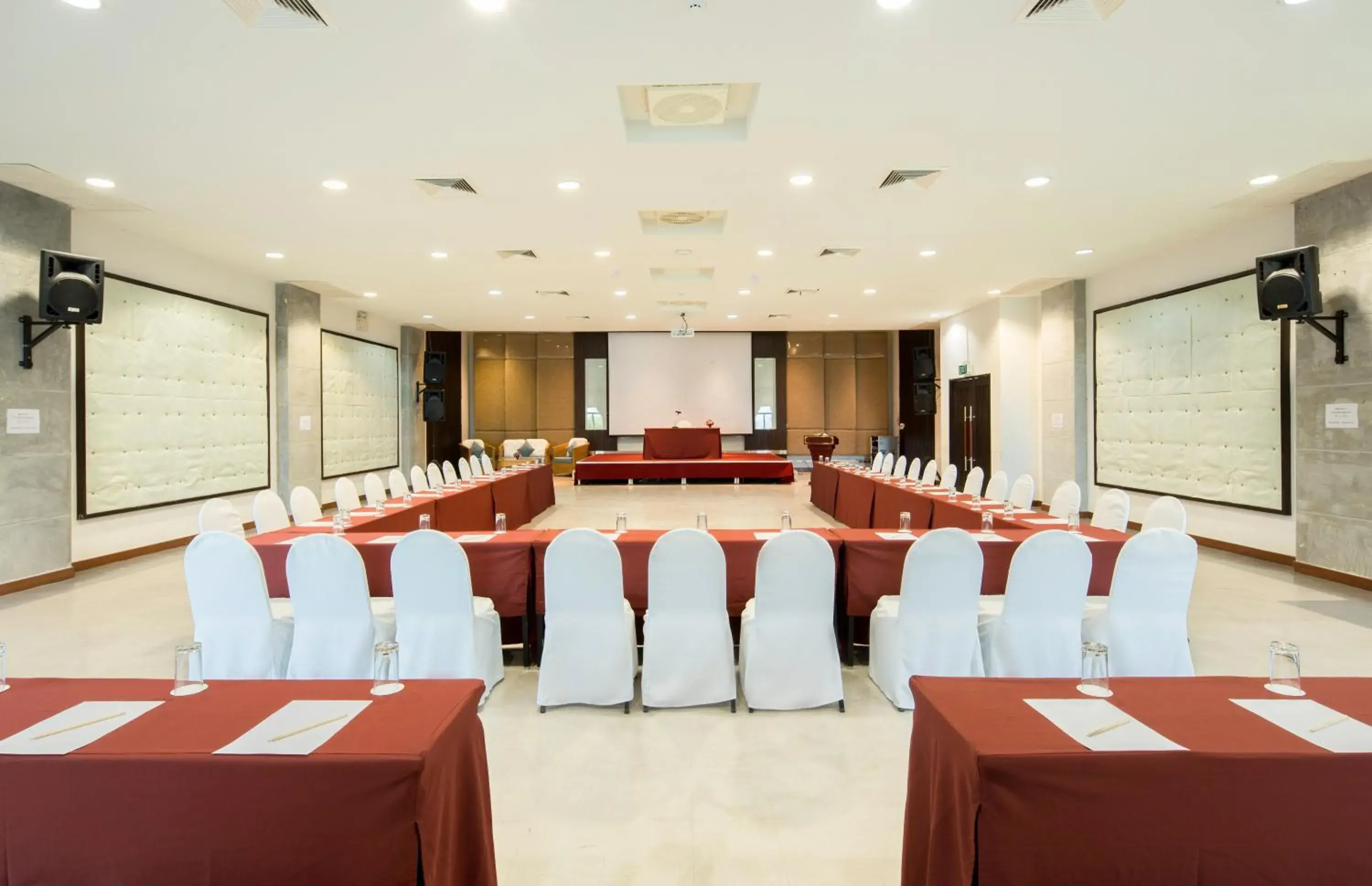 Meeting/conference room in i Tara Resort & Spa