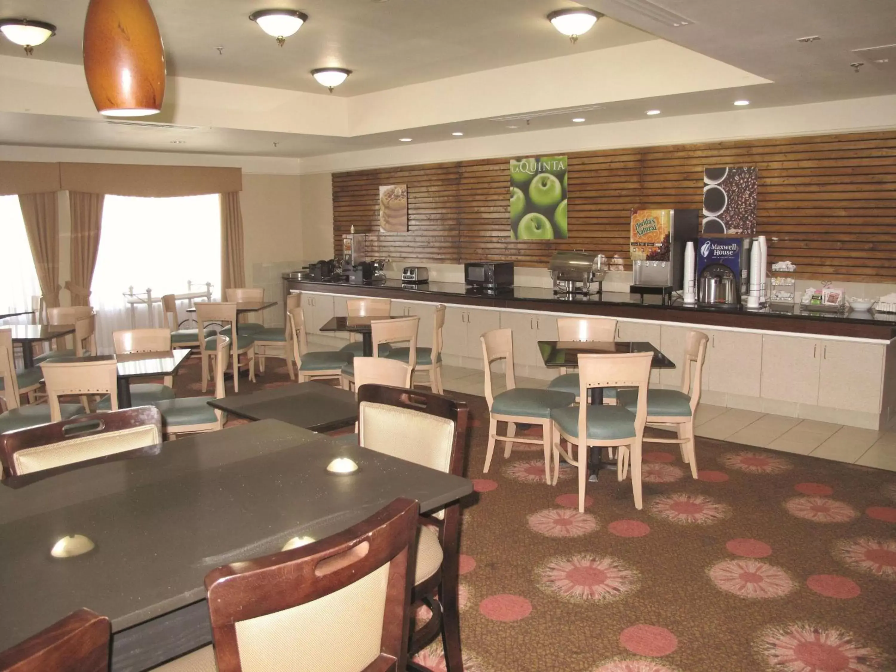 Restaurant/Places to Eat in La Quinta by Wyndham Seguin