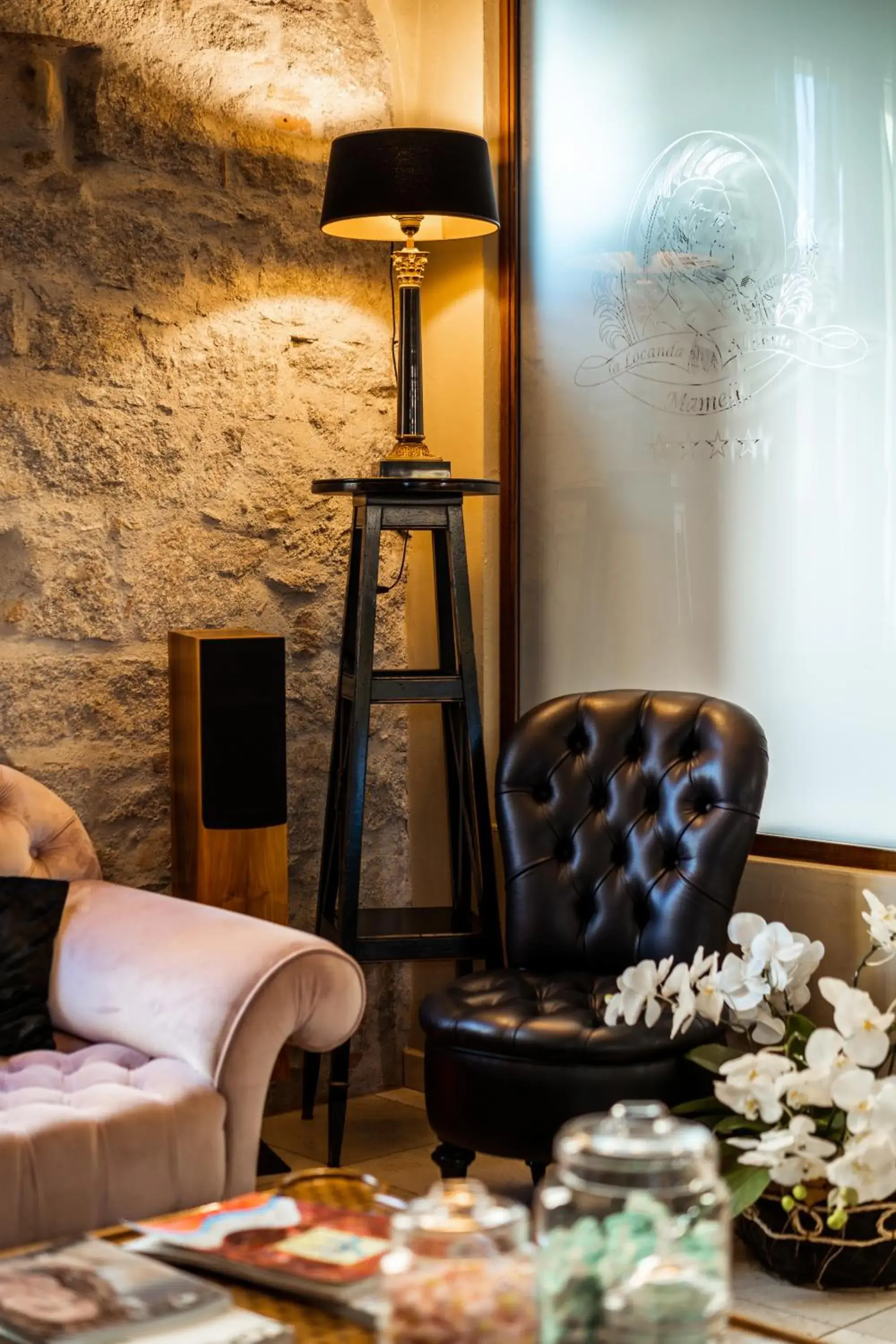 Library, Seating Area in La Locanda Del Conte Mameli