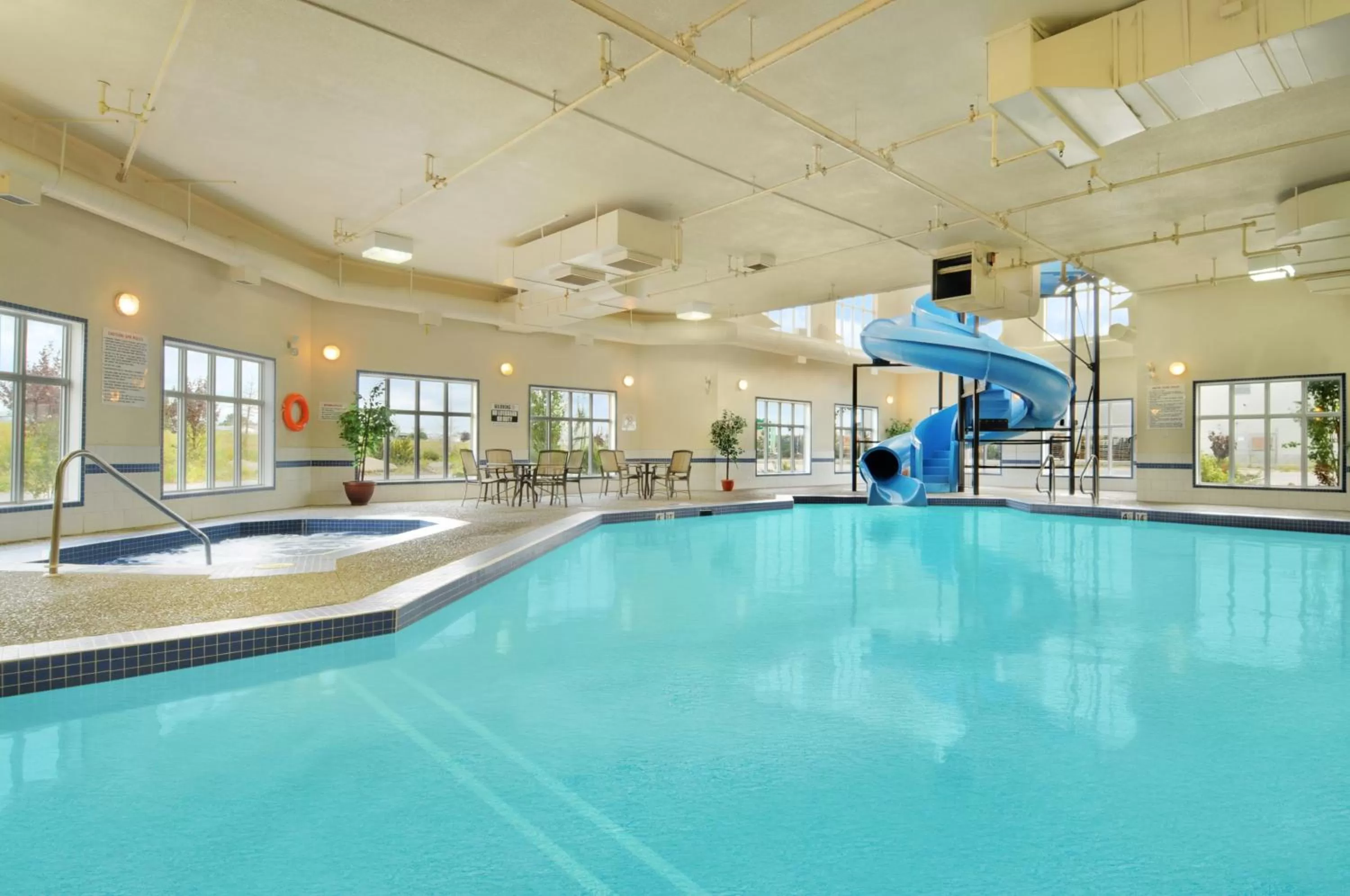 Swimming pool in Days Inn & Suites by Wyndham Strathmore