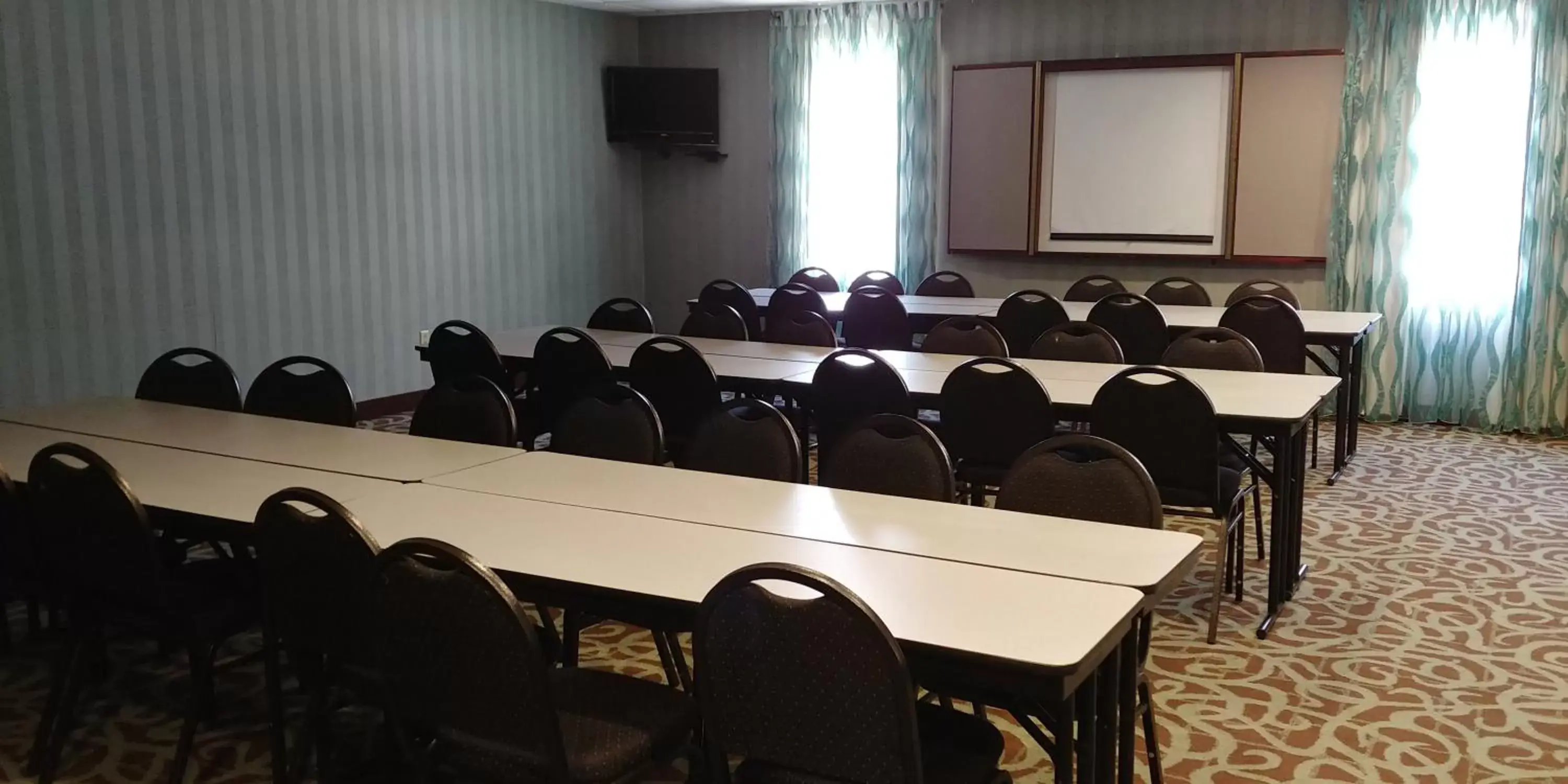 Meeting/conference room in Holiday Inn Express Hotel & Suites West Point-Fort Montgomery, an IHG Hotel