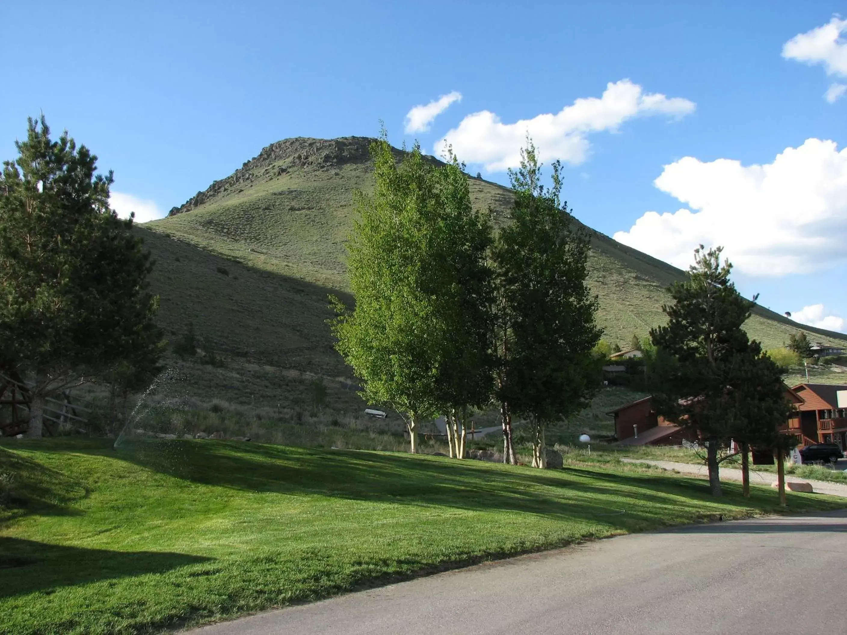 Area and facilities in Elk Refuge Inn