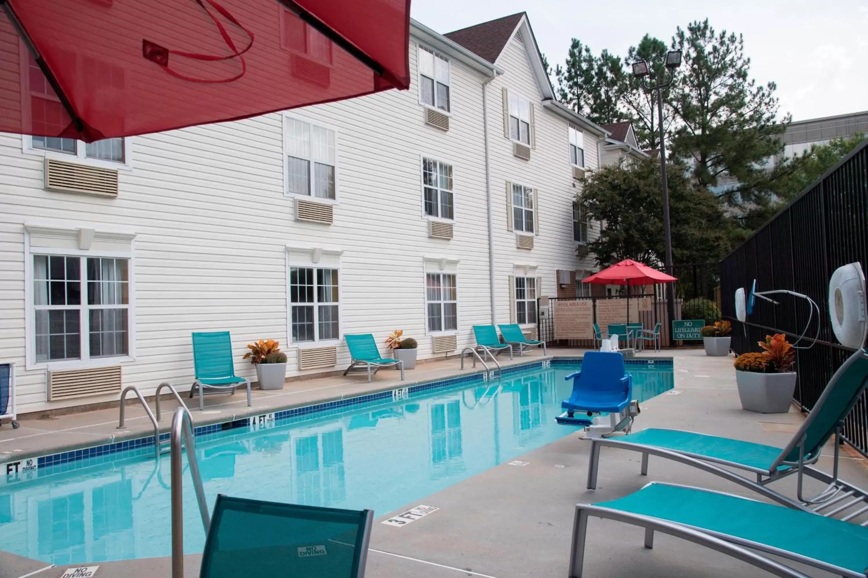 Swimming Pool in TownePlace Suites by Marriott Atlanta Alpharetta