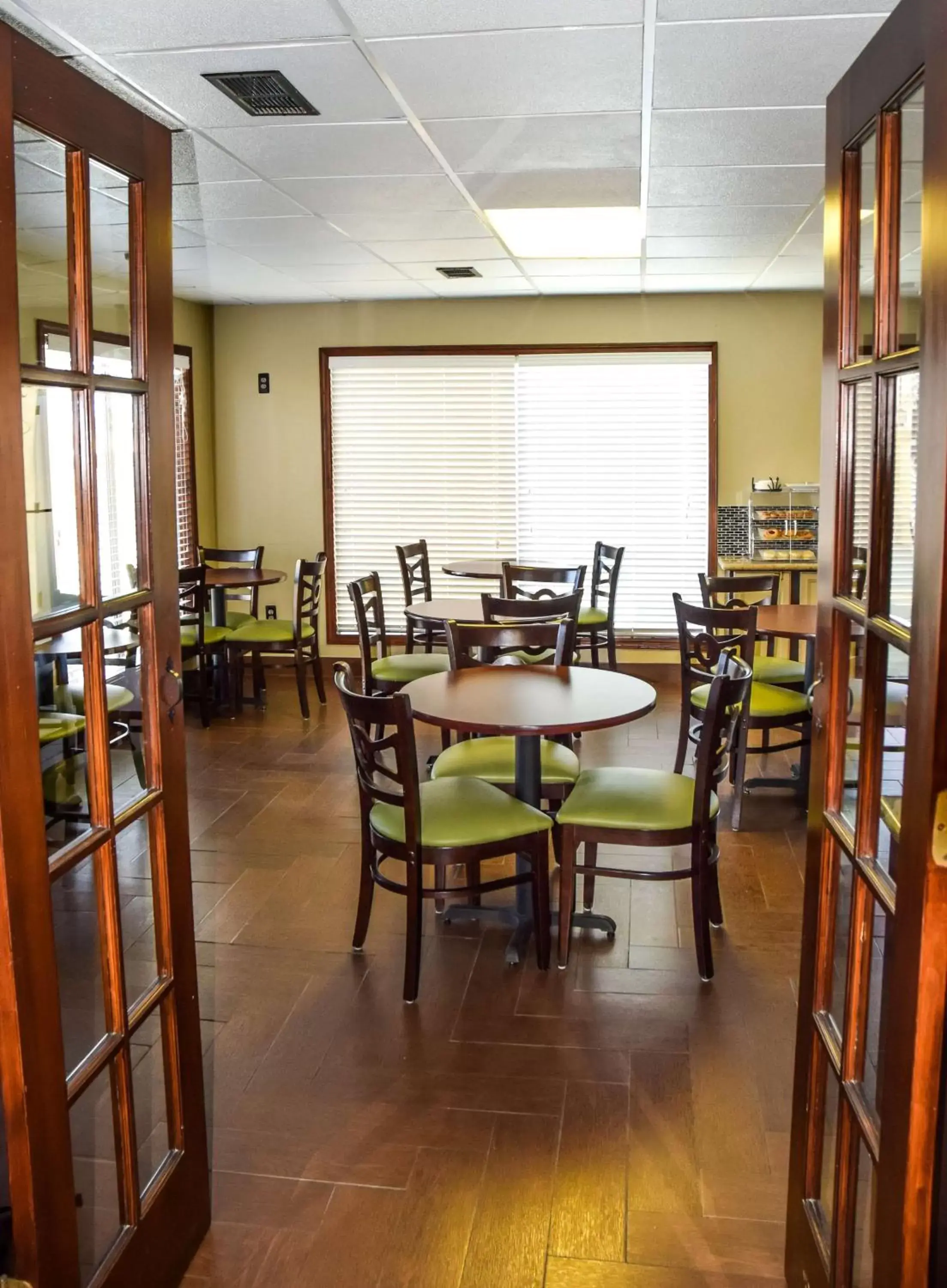 Restaurant/Places to Eat in Best Western Fairwinds Inn Restaurant/Places to Eat in Best Western Fairwinds Inn