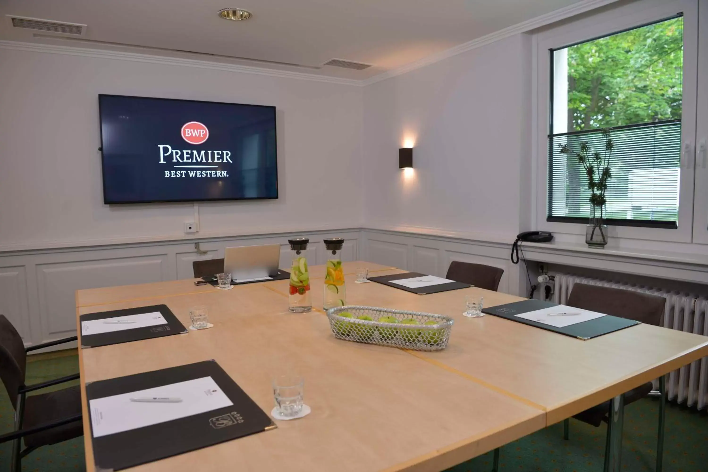 Meeting/conference room in Best Western Premier Parkhotel Kronsberg