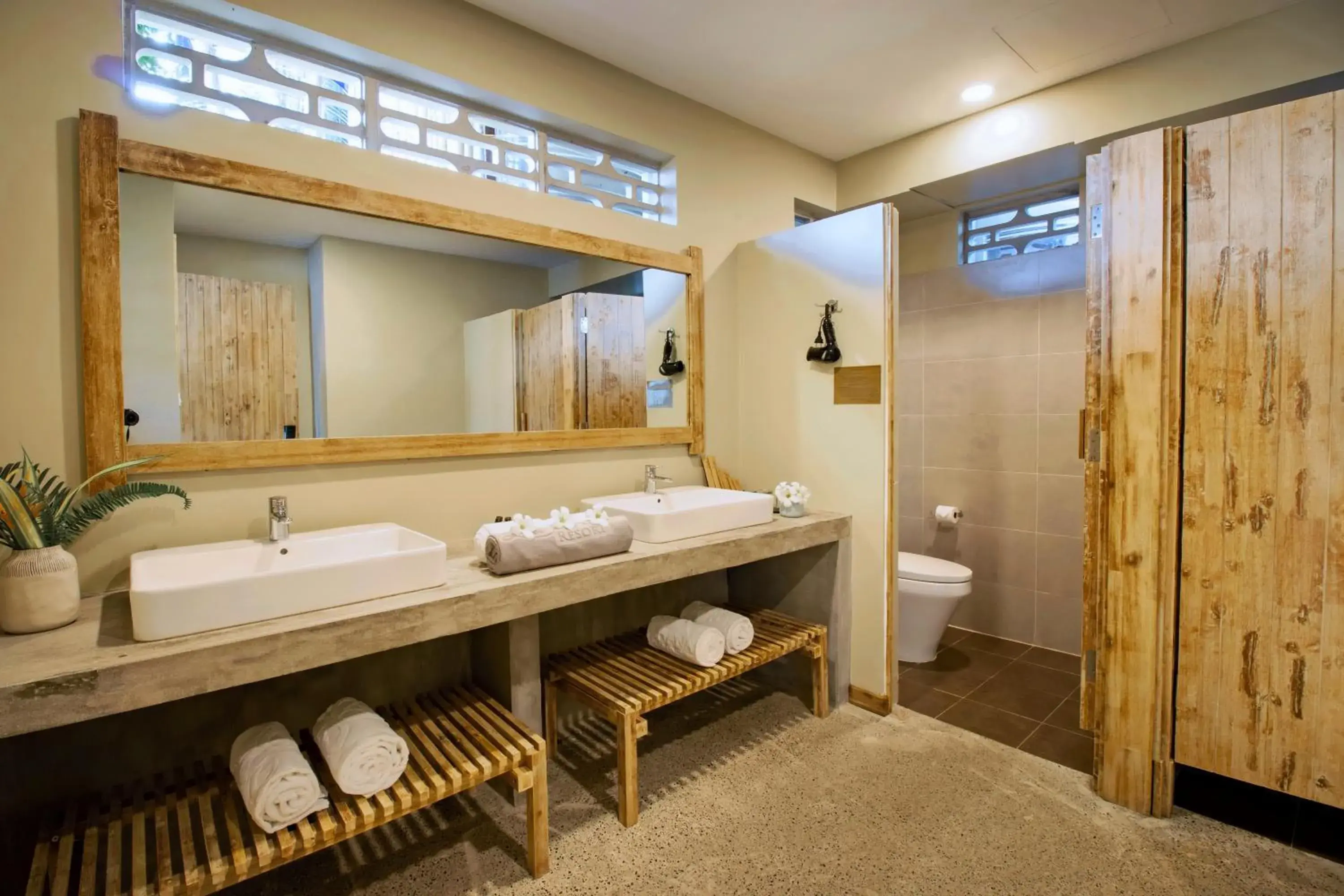 Shower, Bathroom in Lahana Resort Phu Quoc & Spa