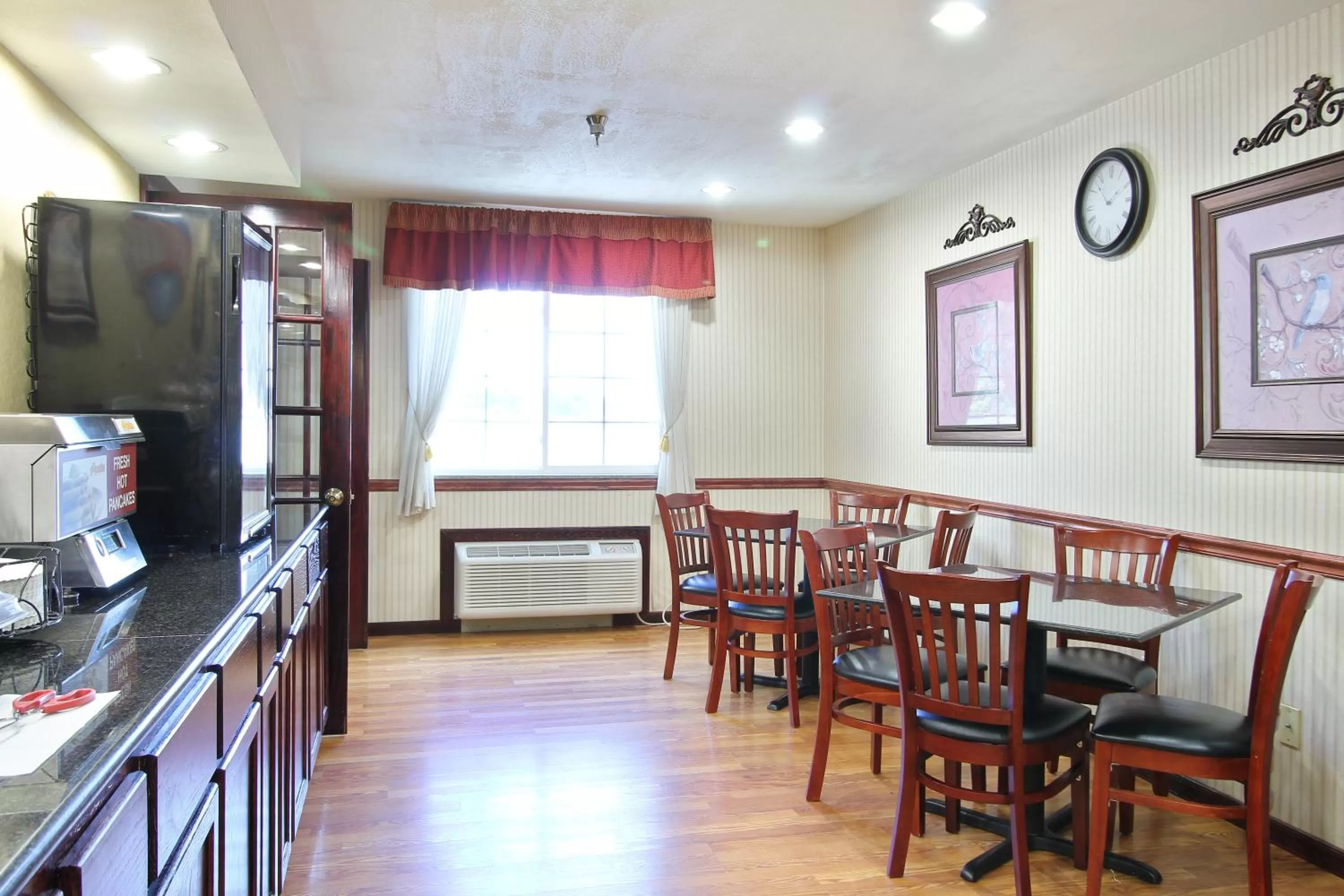 Baymont by Wyndham Muskegon