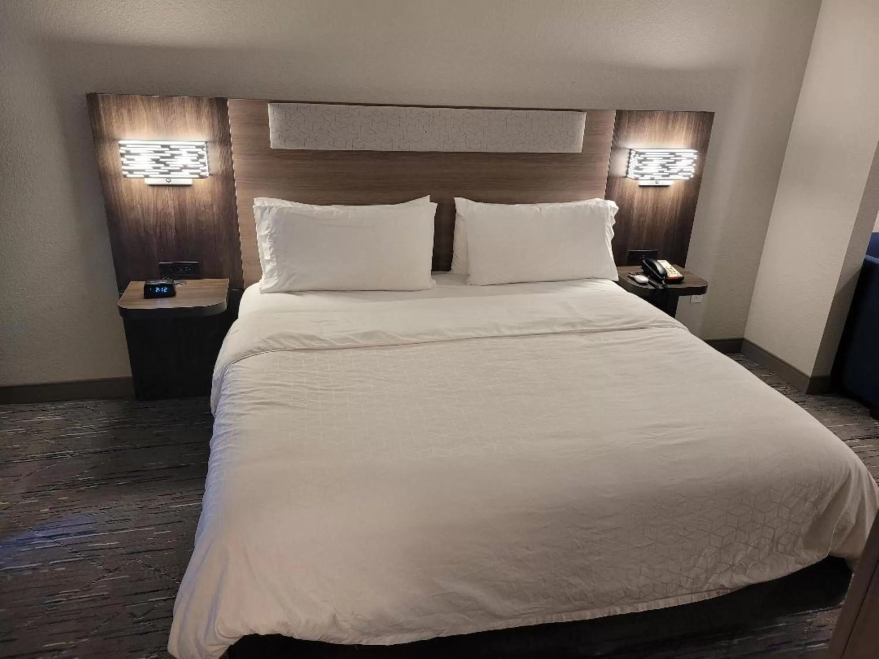 Photo of the whole room, Bed in Holiday Inn Express Hotel & Suites Starkville, an IHG Hotel