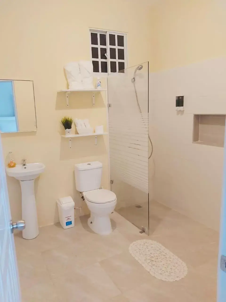 Bathroom in Apartahotel MACADANA