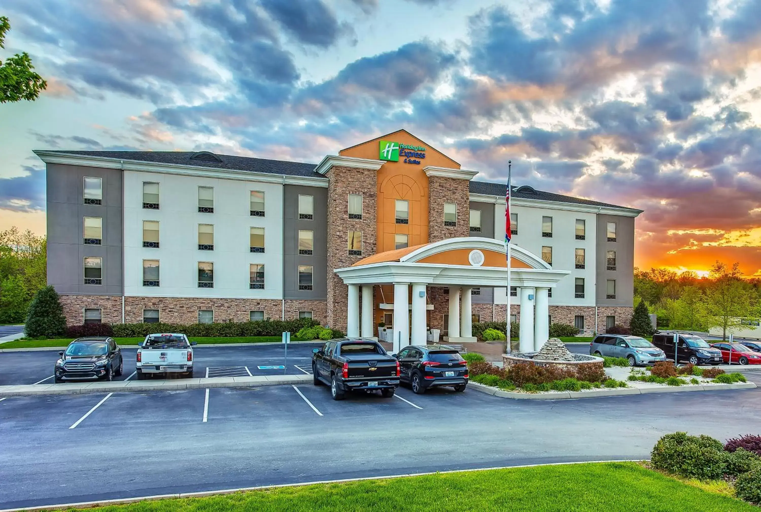 Property Building in Holiday Inn Express & Suites Morristown, an IHG Hotel