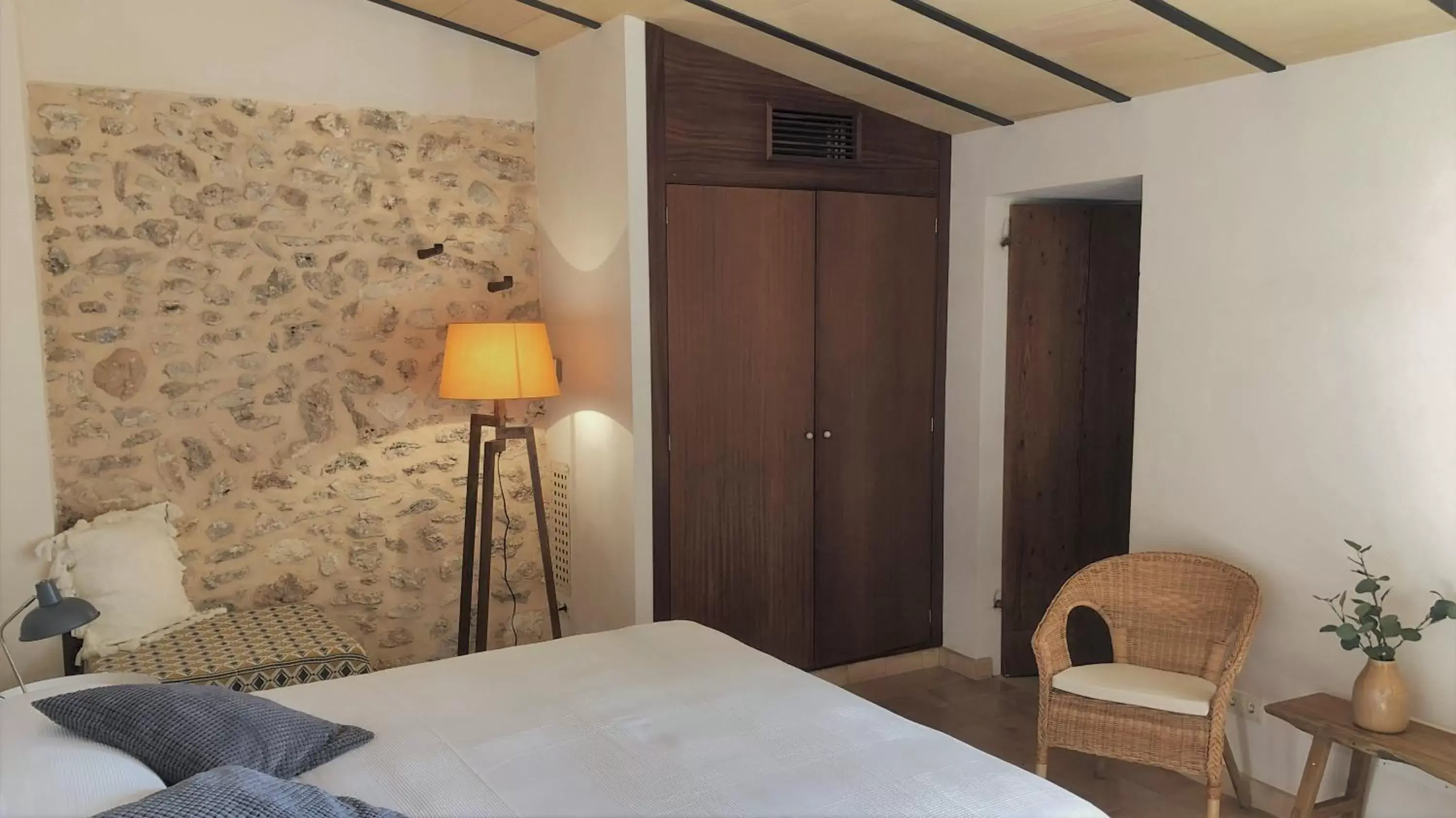 Photo of the whole room, Bed in Vista de la Vila - Turismo de interior.
