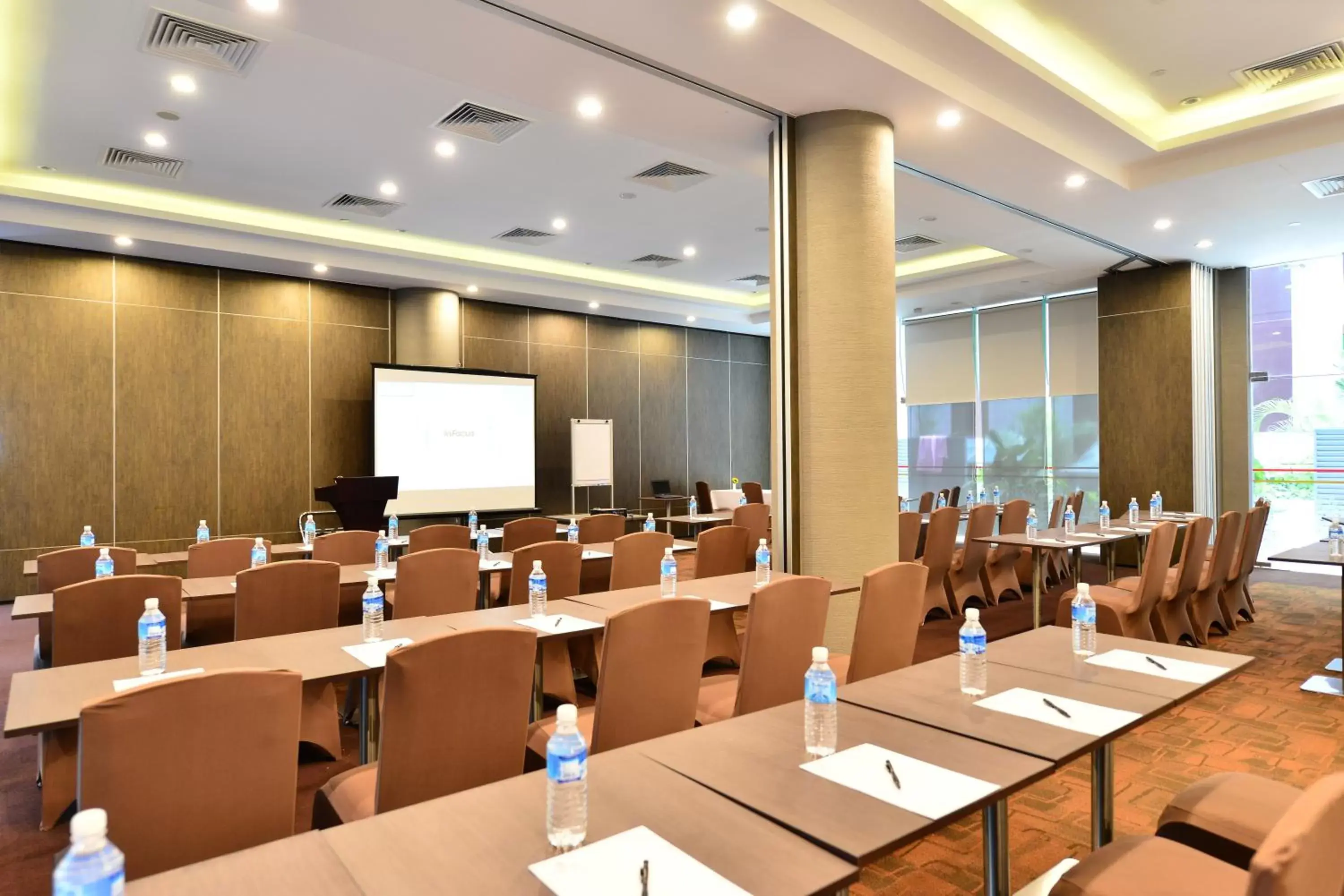 Meeting/conference room, Business Area/Conference Room in Hotel Chancellor@Orchard