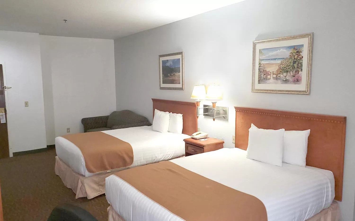 Bed in Coratel Inn & Suites by Jasper New Braunfels IH-35 EXT 189