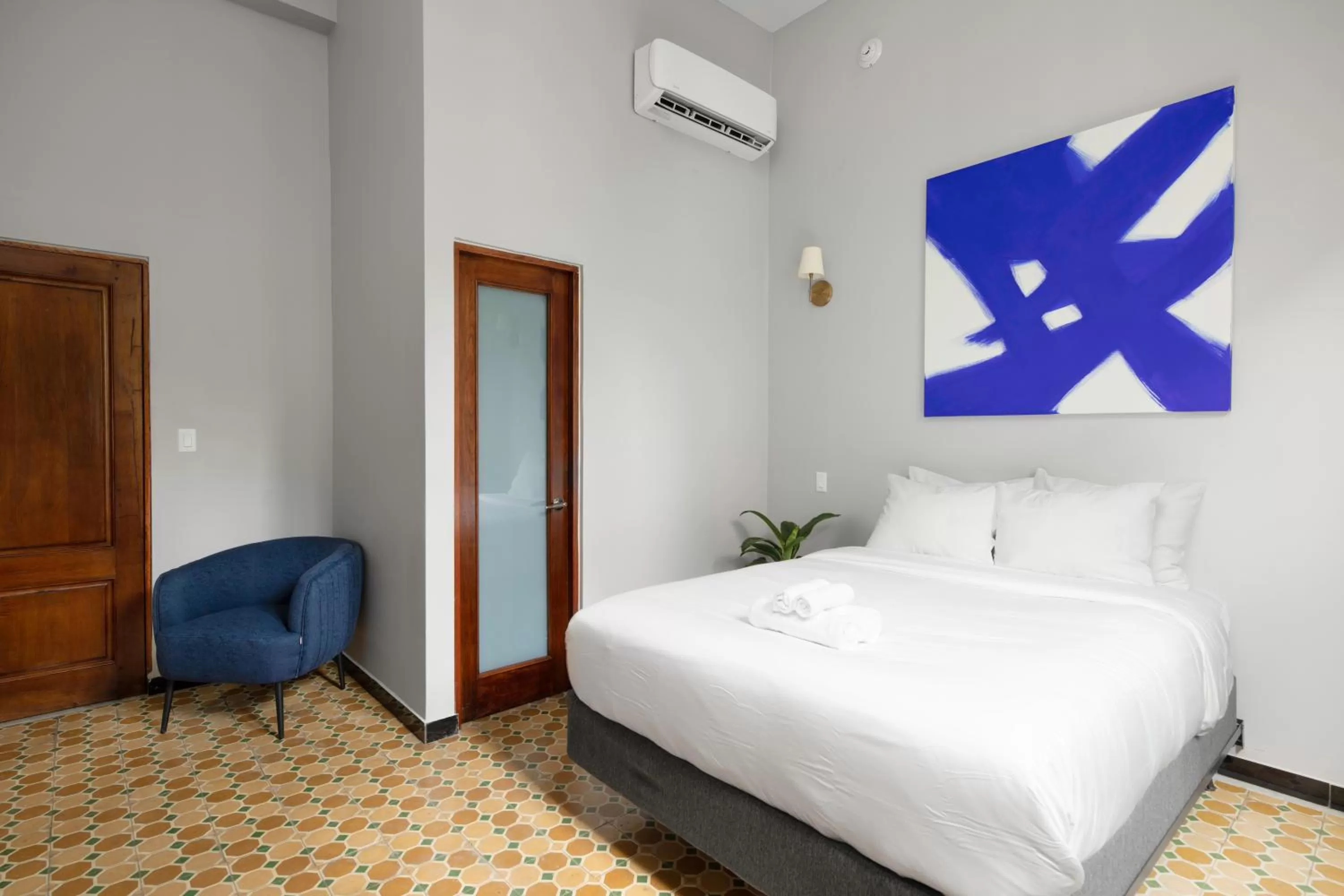 Bed in EL Colonial Open Bar Adults Only