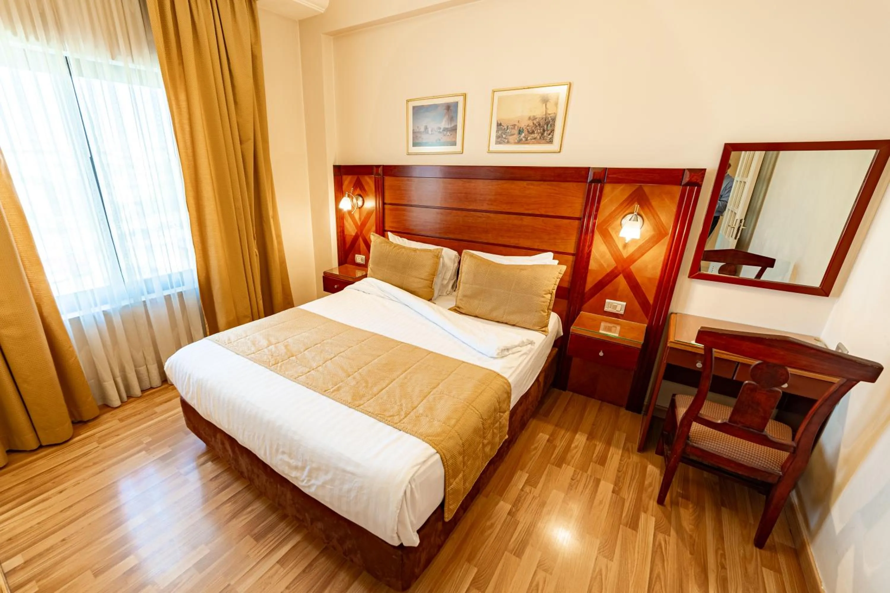 Bedroom, Bed in Comfort Hotel Suites