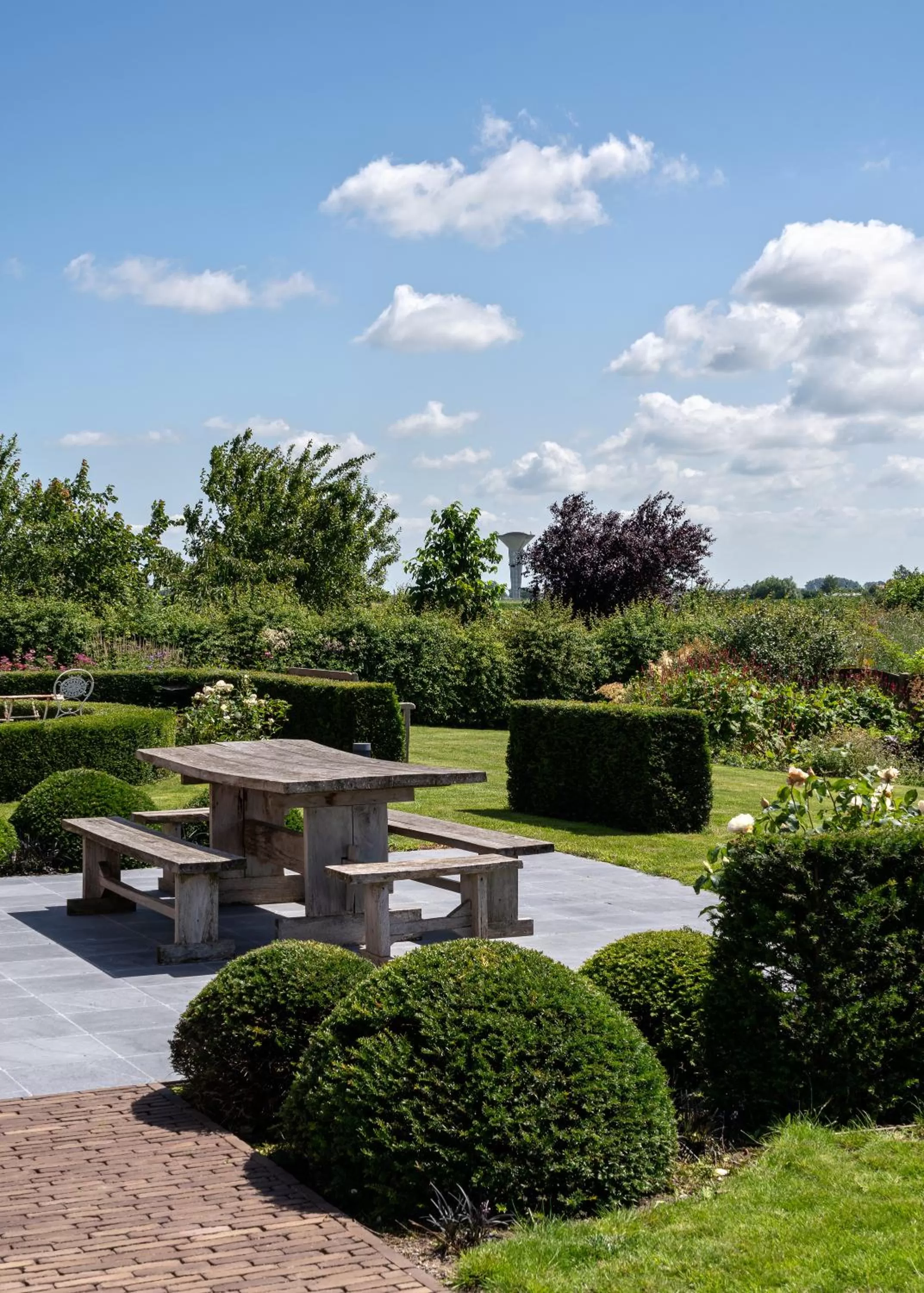 Garden in B&B De Hemelse Polder