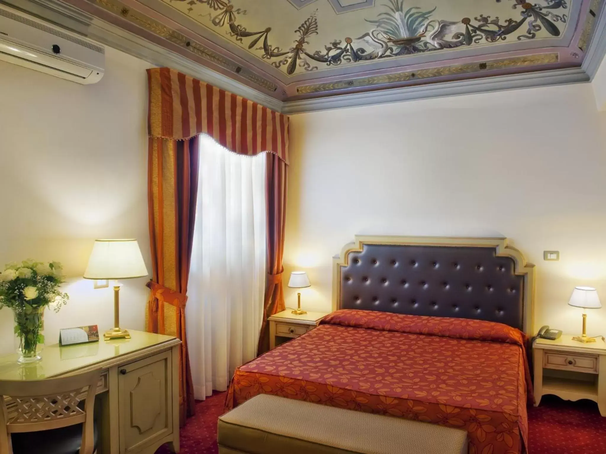 Photo of the whole room, Bed in Hotel Manganelli Palace