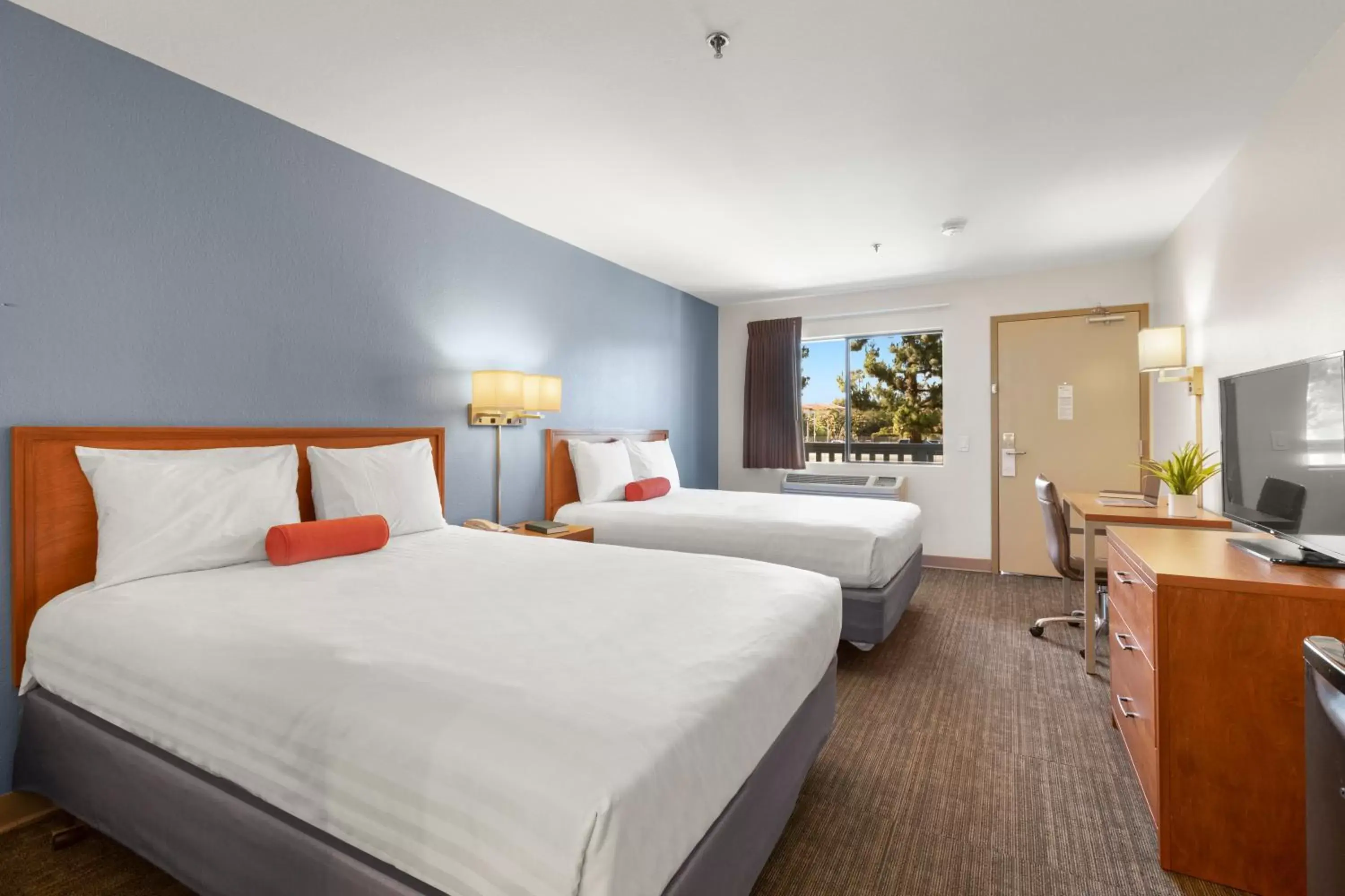 Photo of the whole room, Bed in Good Nite Inn Camarillo Photo of the whole room, Bed in Good Nite Inn Camarillo