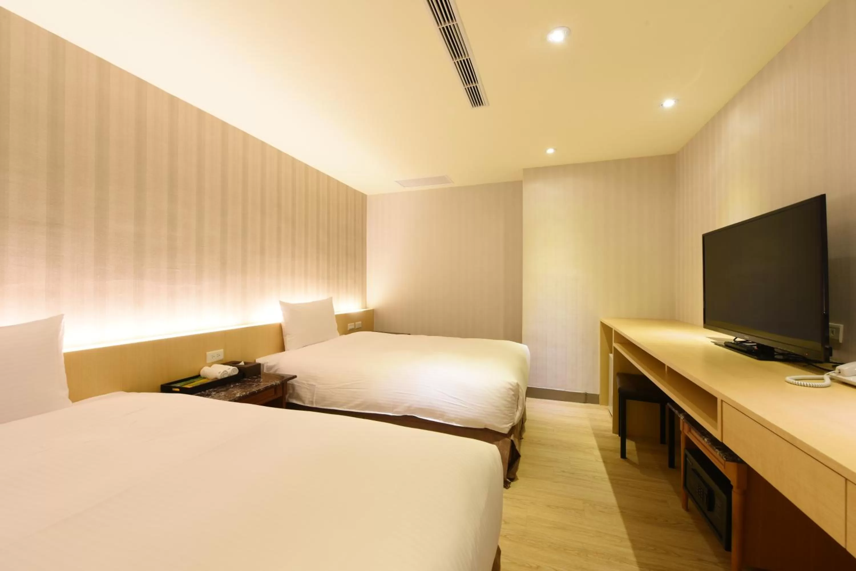 Photo of the whole room in Simple Life Kaohsiung