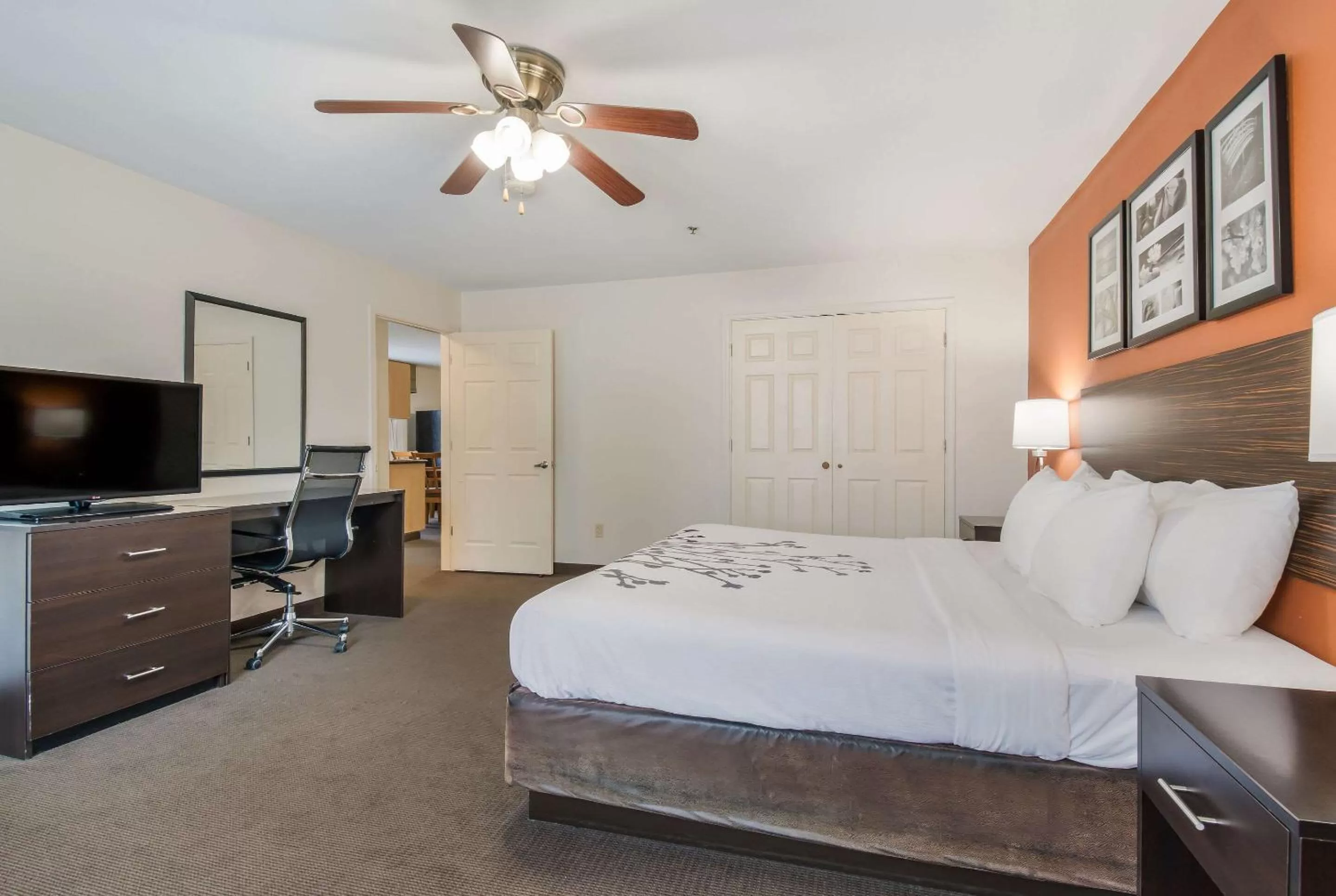 Bedroom in Sleep Inn & Suites Ronks