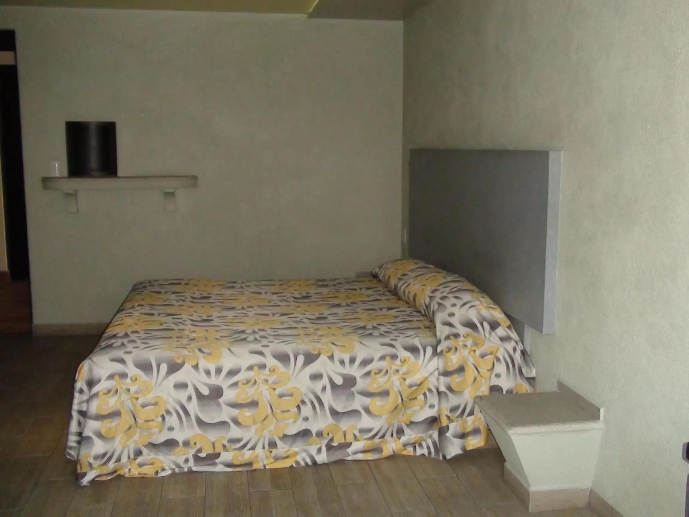 Photo of the whole room, Bed in Hotel & Villas 7