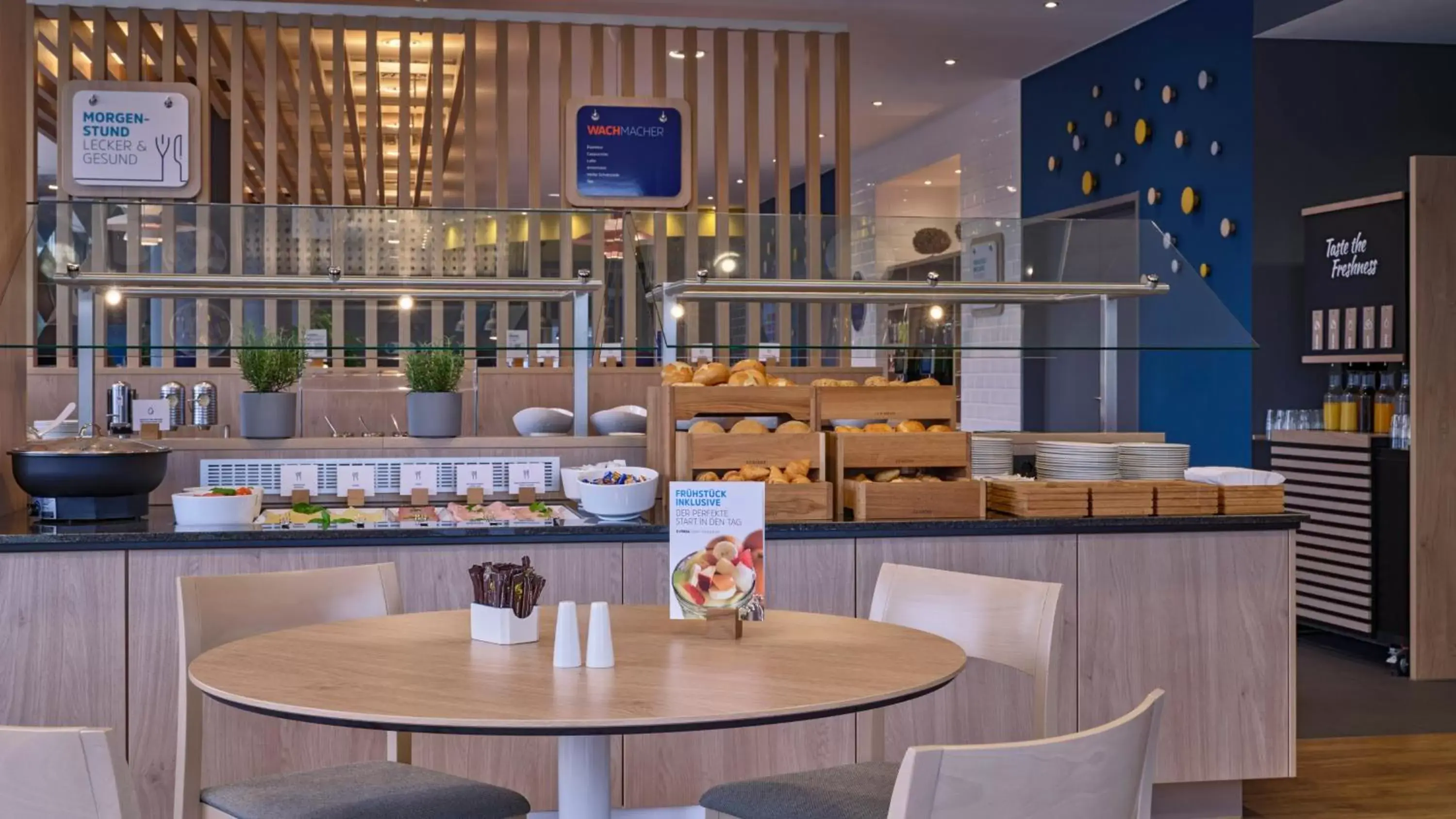 Breakfast, Restaurant/Places to Eat in Holiday Inn Express Duesseldorf City Nord, an IHG Hotel