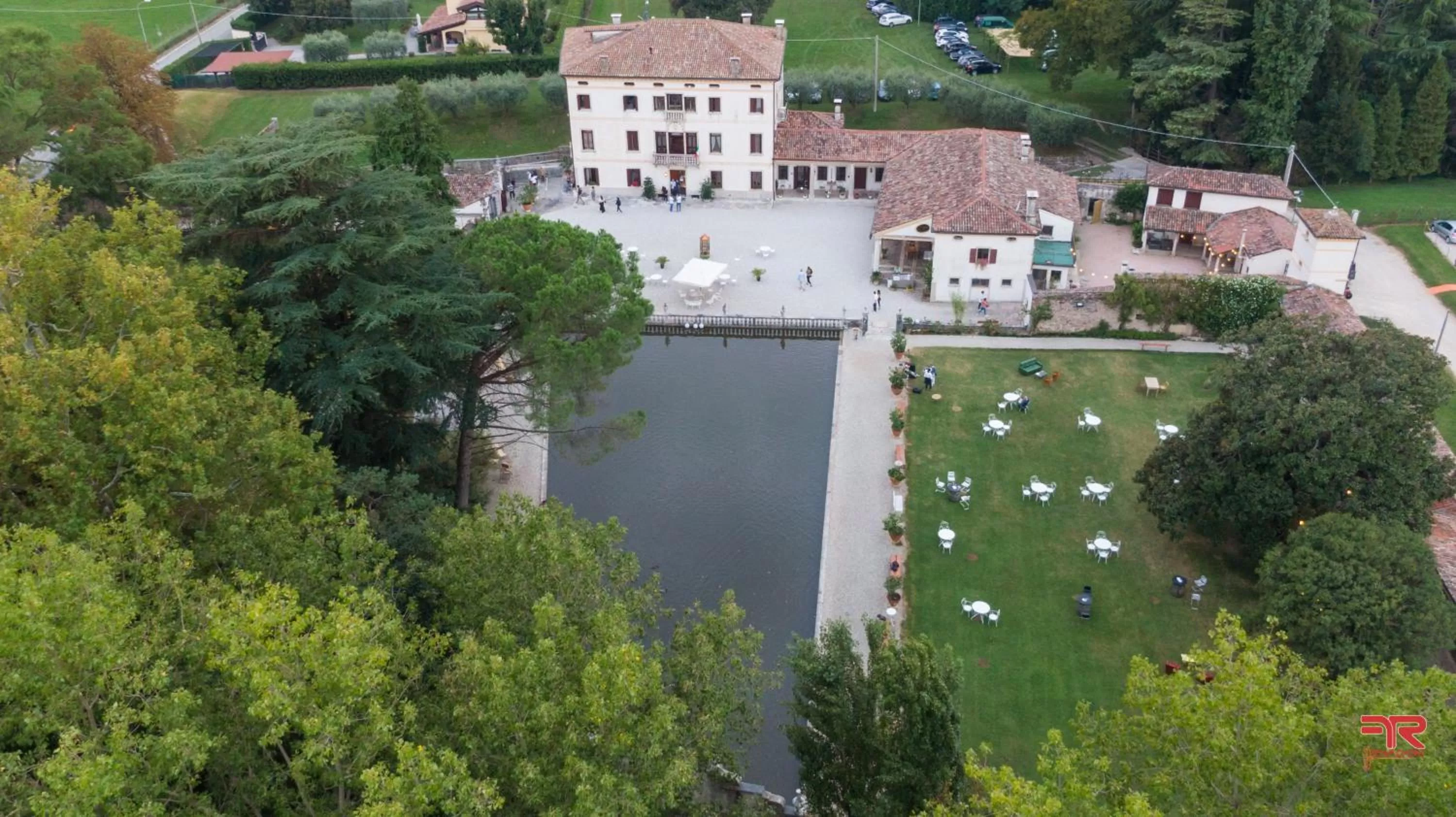 Swimming pool, Bird's-eye View in Villa Stecchini