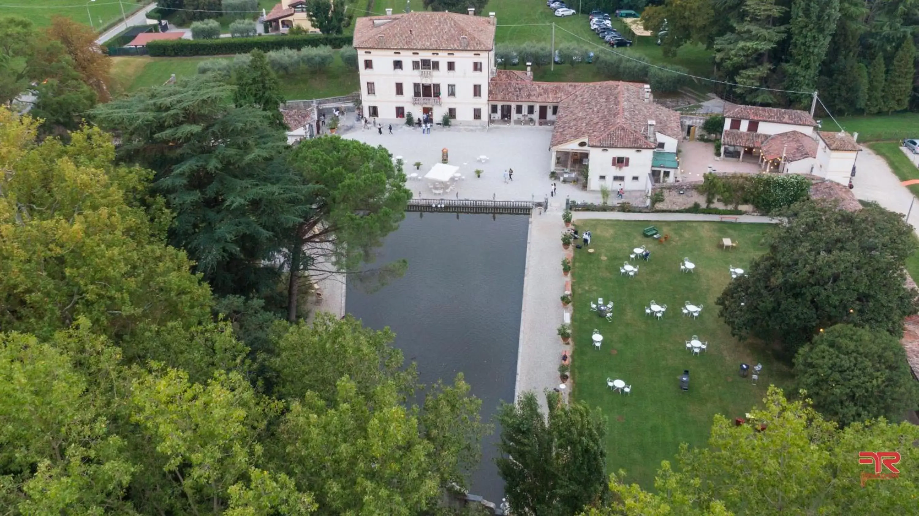 Swimming pool, Bird's-eye View in Villa Stecchini