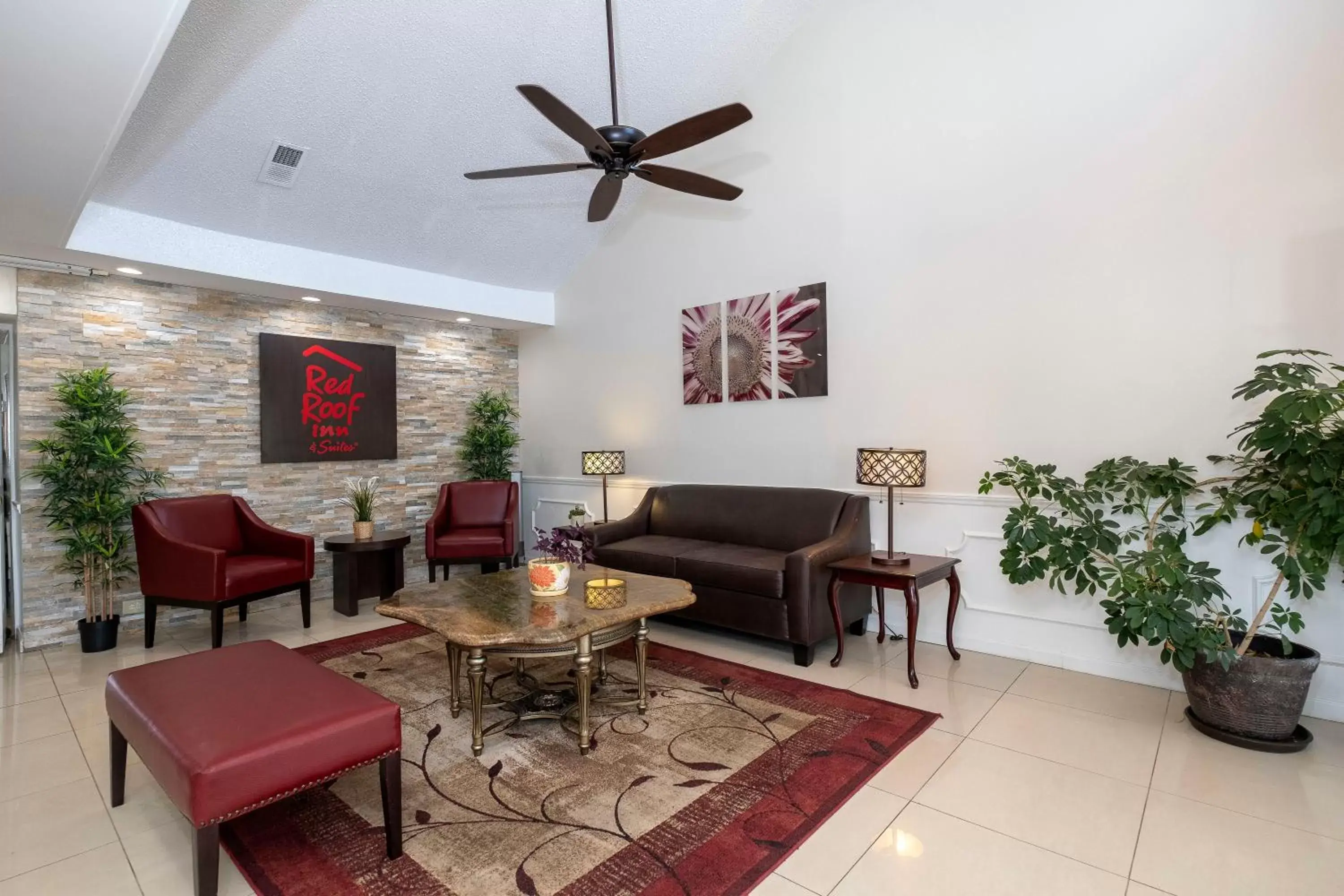 Lobby or reception in Red Roof Inn & Suites Wilson Lobby or reception in Red Roof Inn & Suites Wilson