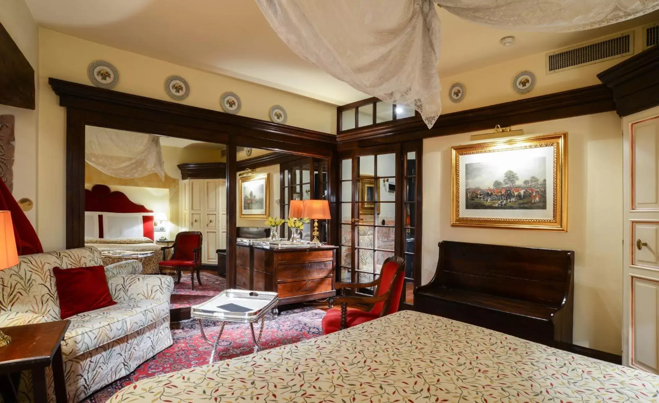 Bed, Seating Area in Hotel Gabbia D'Oro