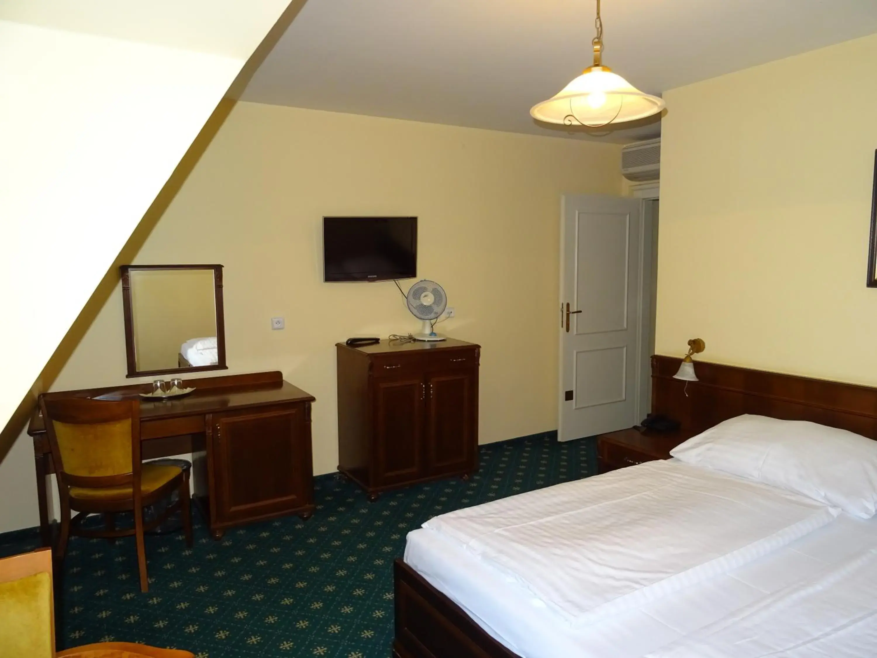 Photo of the whole room, TV/Entertainment Center in Hotel Certovka