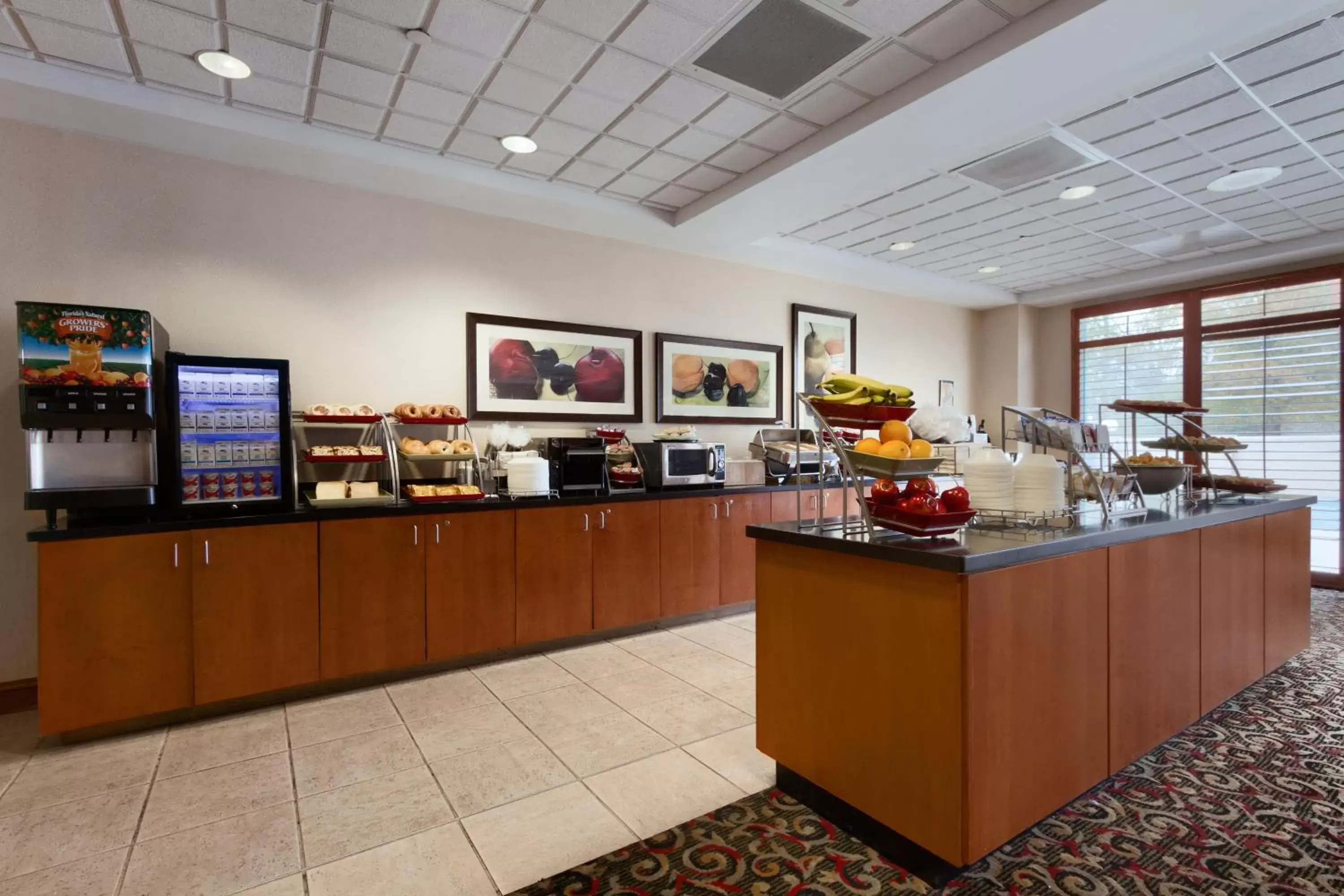 Restaurant/Places to Eat in Wingate by Wyndham - Charlotte Airport South I-77 at Tyvola