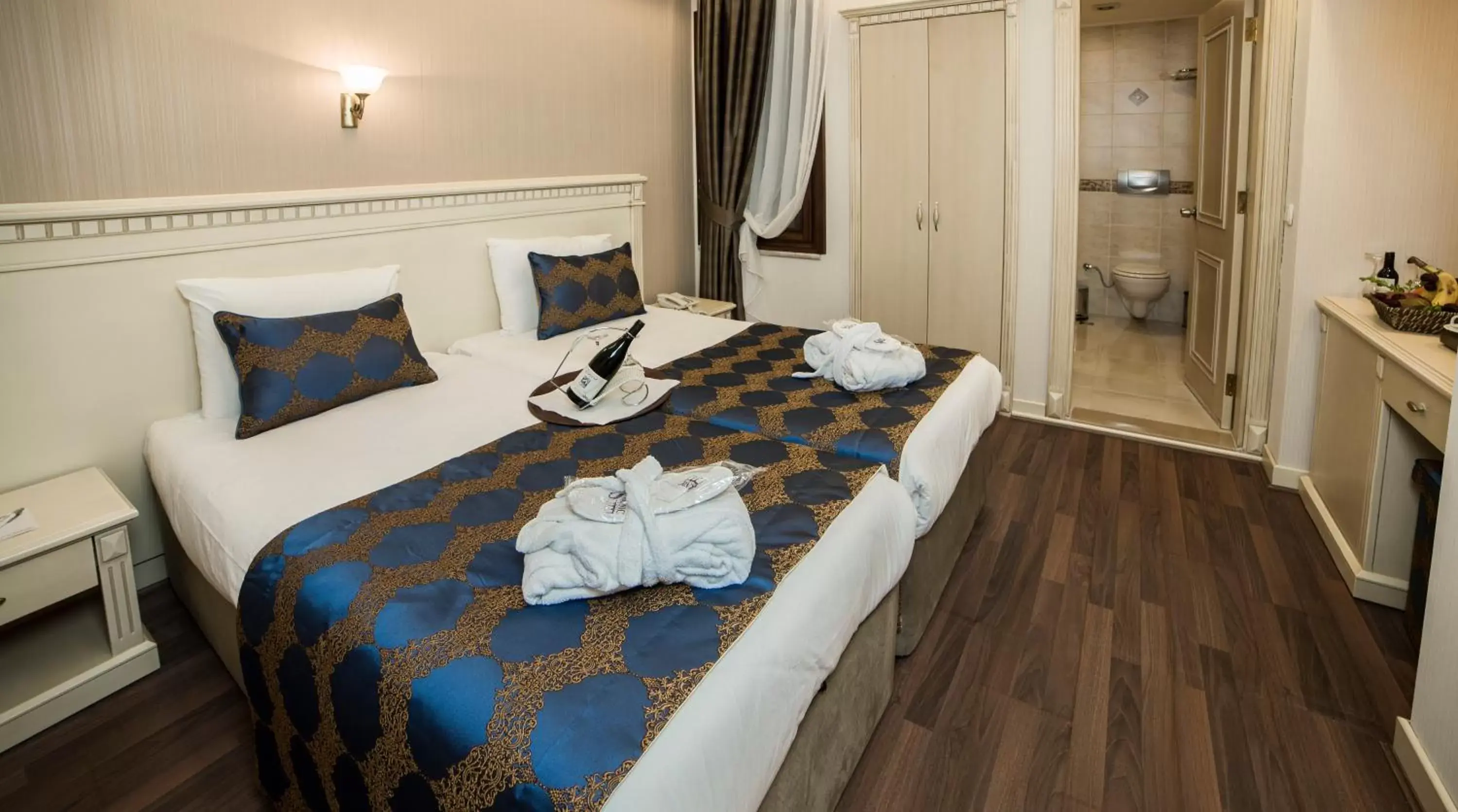 Bathroom, Bed in Sarnic Hotel & Sarnic Premier Hotel(Ottoman Mansion)