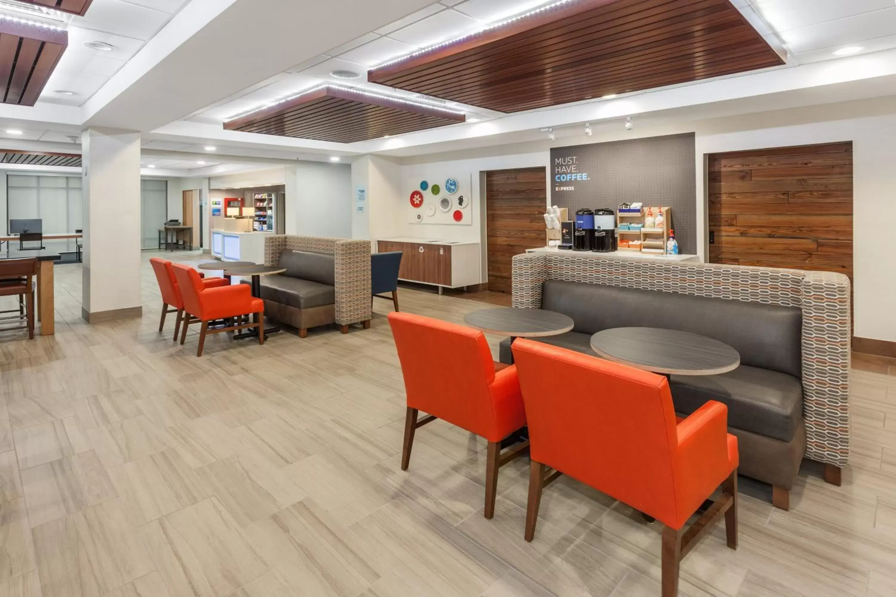 Property building, Lounge/Bar in Holiday Inn Express Hotel & Suites Providence-Woonsocket, an IHG Hotel