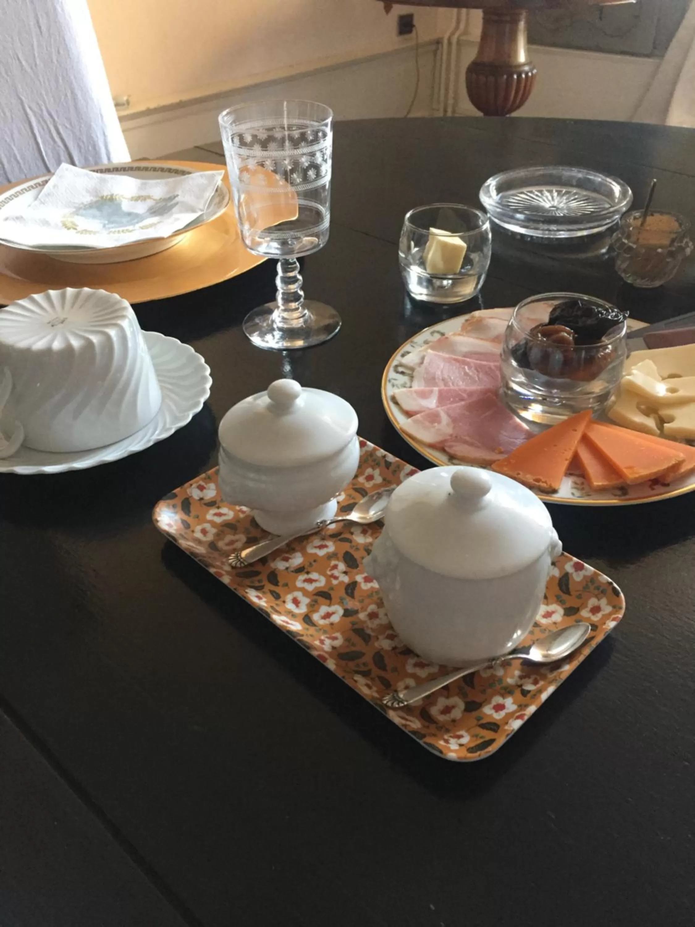 Food in Au 16 Place Saint Louis